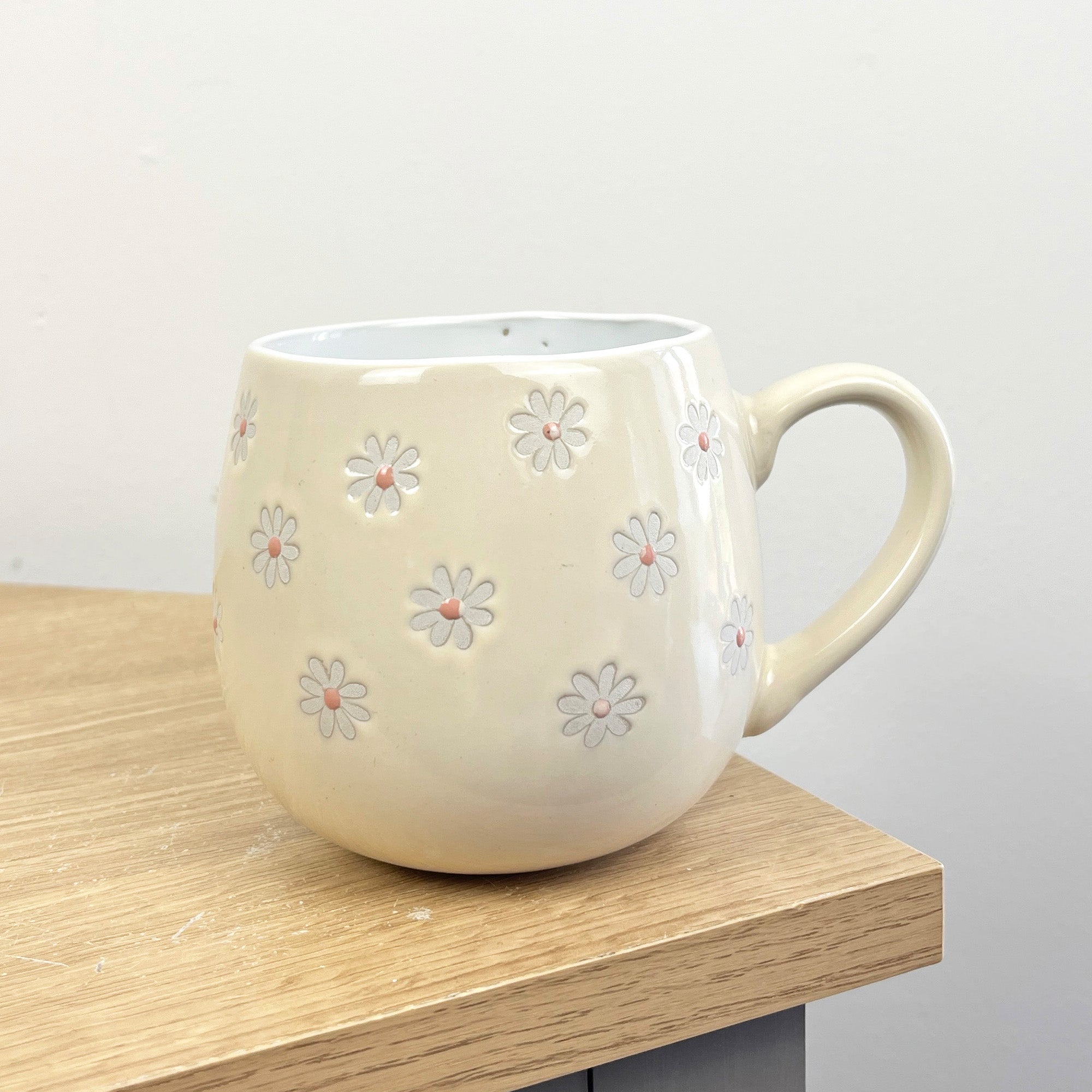 Set of 4 x 400ml Floral Daisy Stoneware Mugs