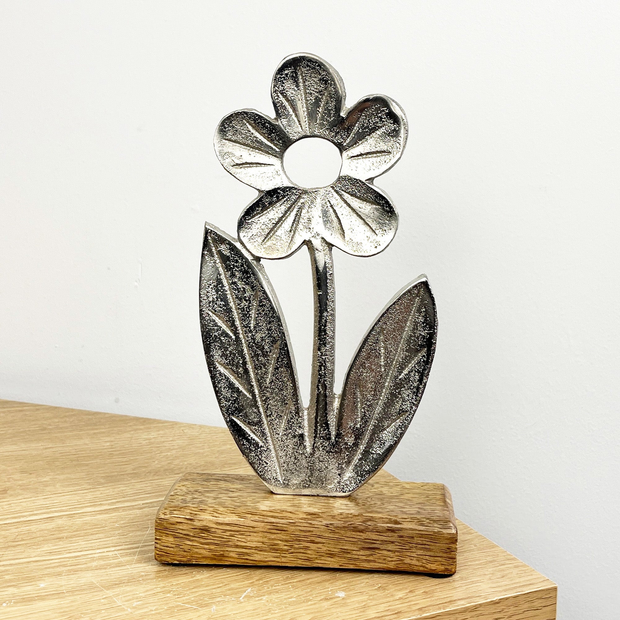 Set of 2 Metal Flower on Wood Ornaments - Aluminium