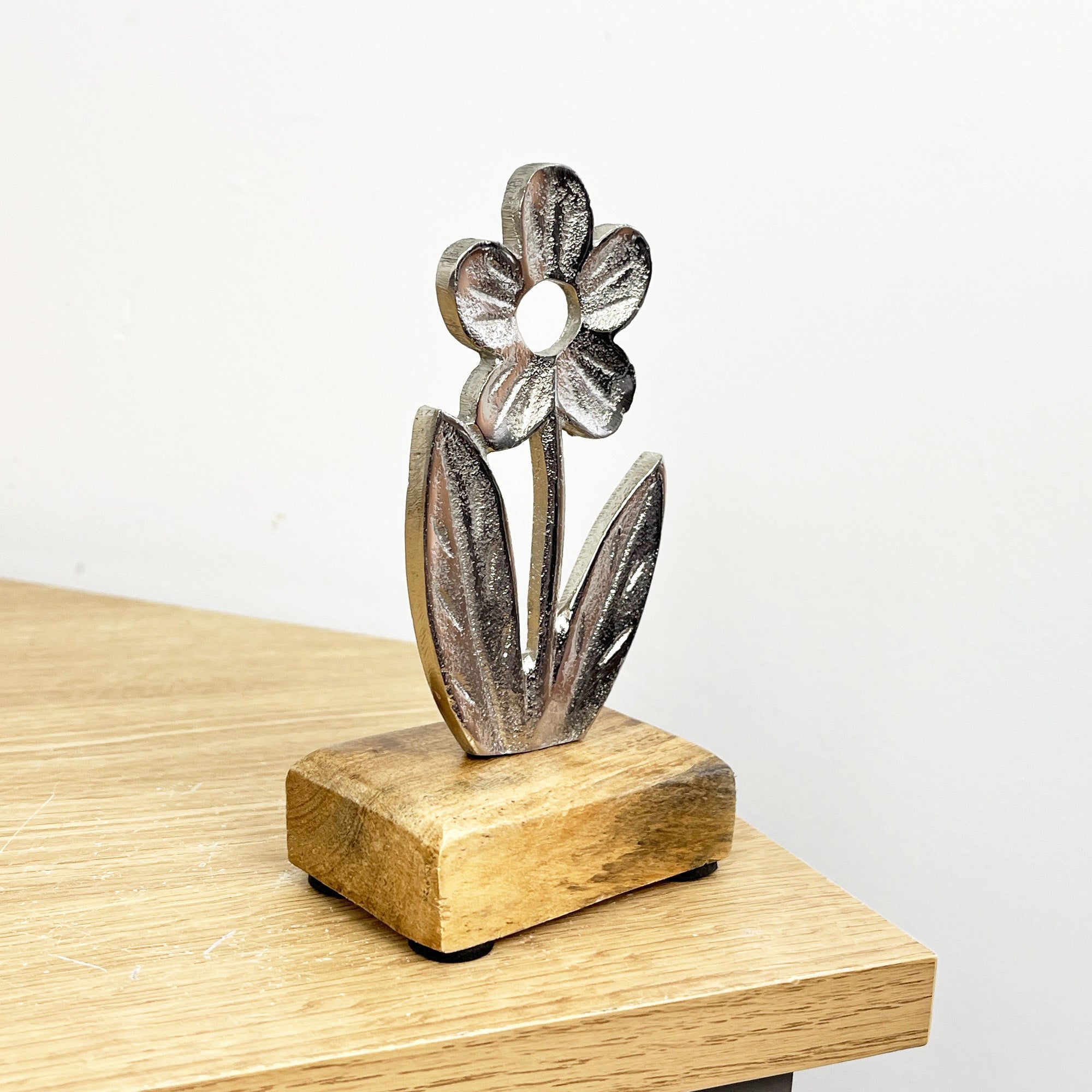 Set of 2 Metal Flower on Wood Ornaments - Aluminium
