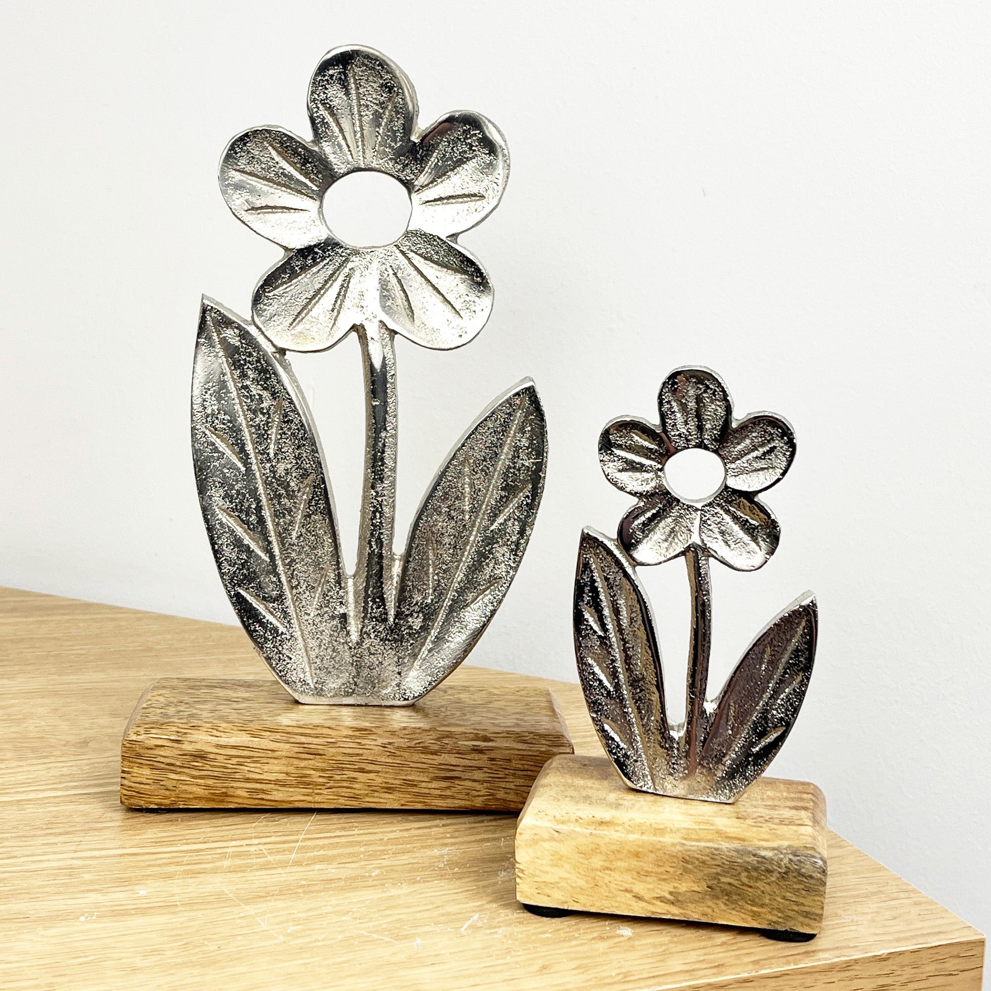 Set of 2 Metal Flower on Wood Ornaments - Aluminium