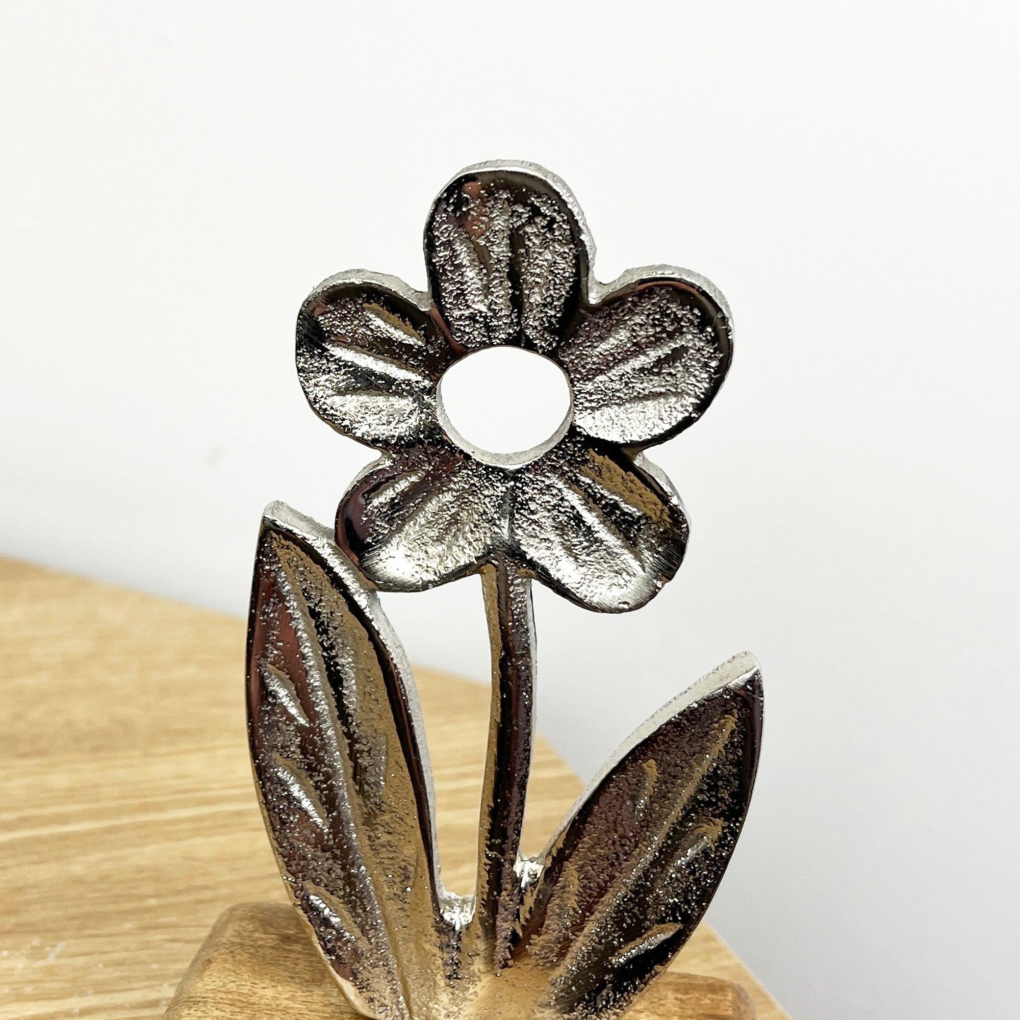 Set of 2 Metal Flower on Wood Ornaments - Aluminium