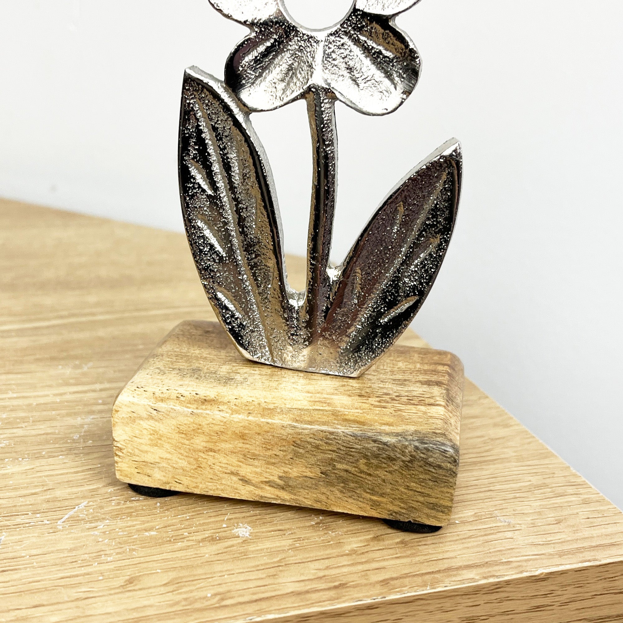 Set of 2 Metal Flower on Wood Ornaments - Aluminium
