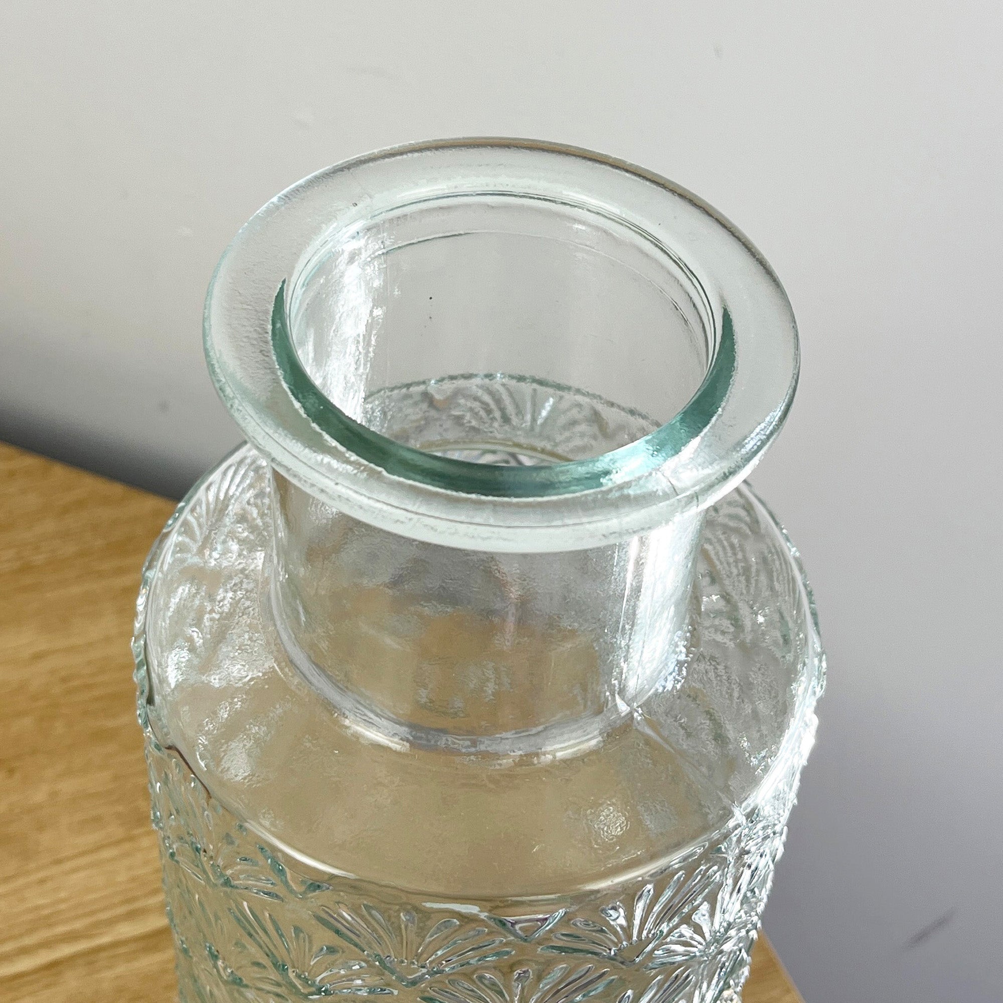 27cm Fan Tail Glass Vase – Clear