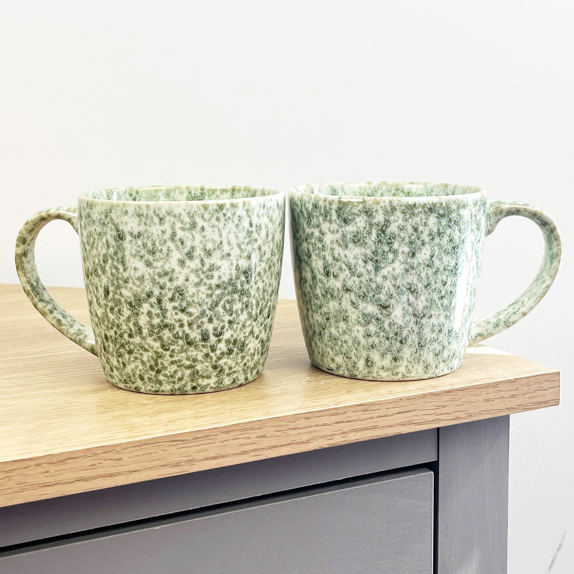 2 x 400ml Reactive Glaze Stoneware Mugs – Green