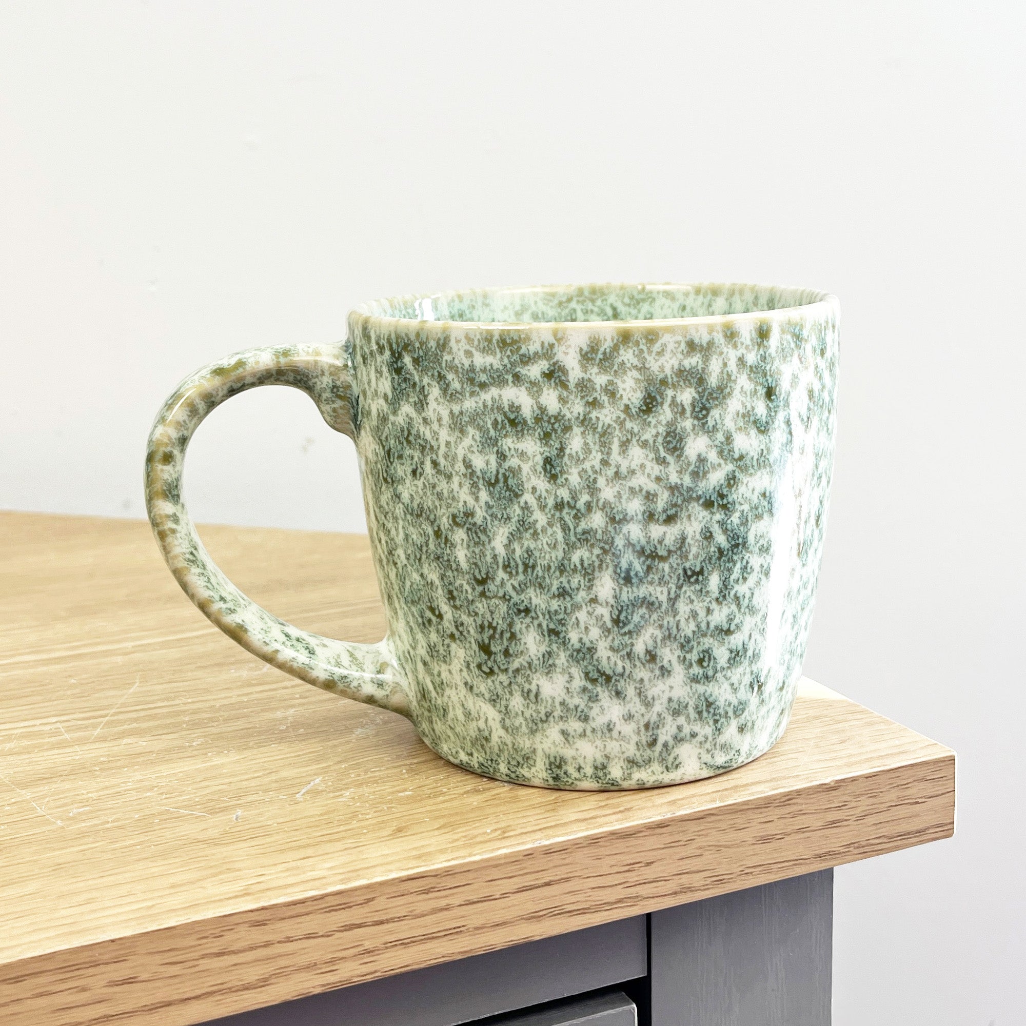 2 x 400ml Reactive Glaze Stoneware Mugs – Green