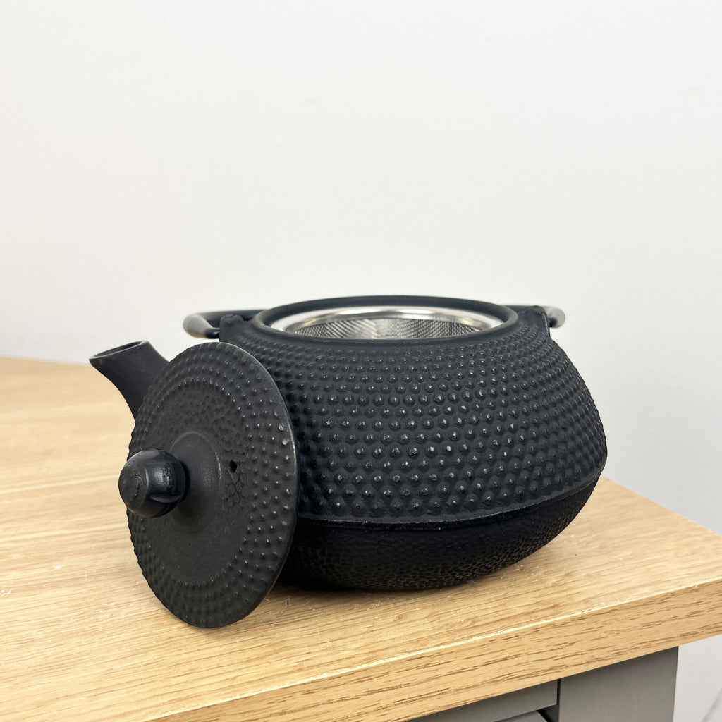 500ml Cast Iron Tea Pot with Infuser Basket - Black