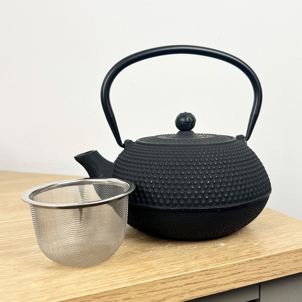 500ml Cast Iron Tea Pot with Infuser Basket - Black