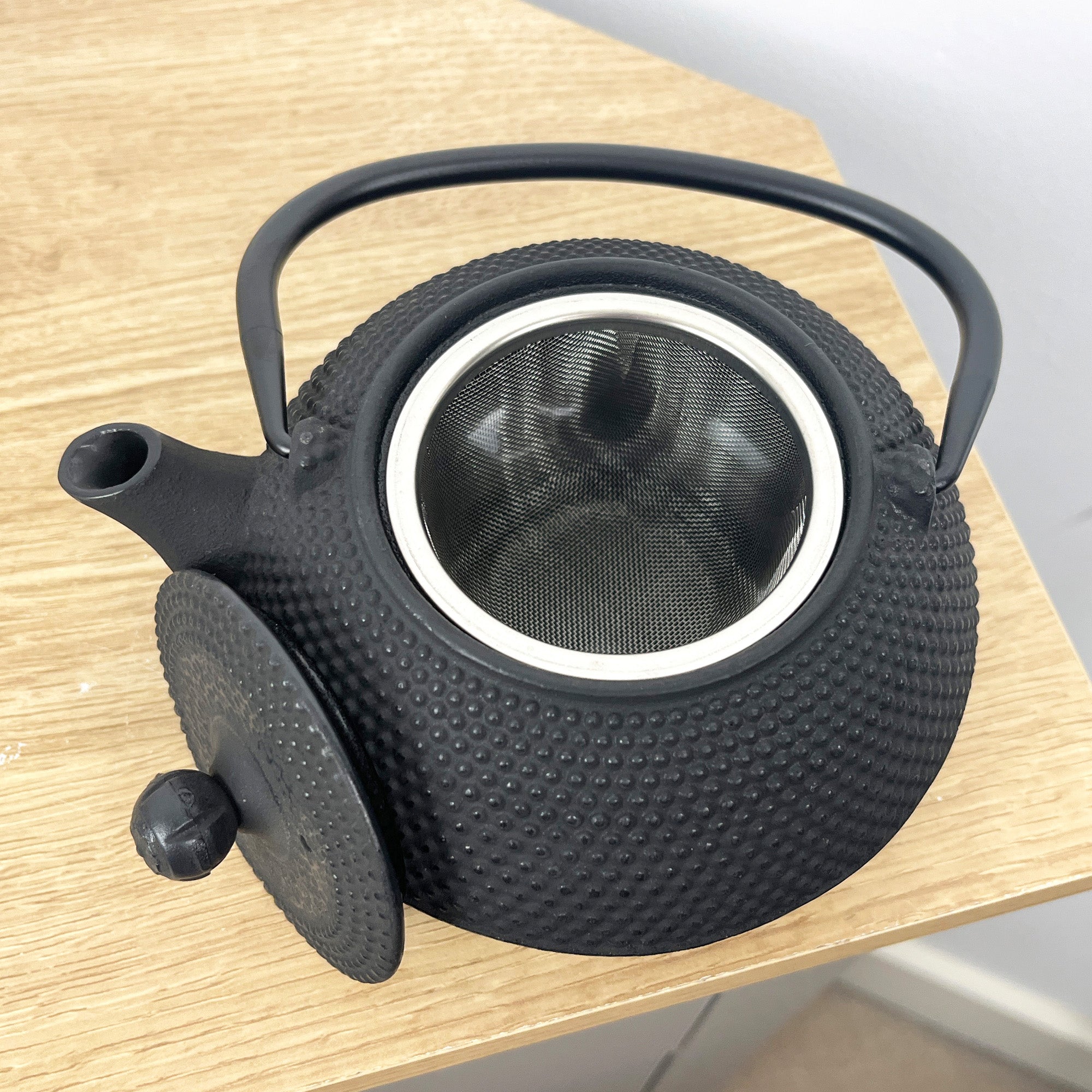 500ml Cast Iron Tea Pot with Infuser Basket - Black
