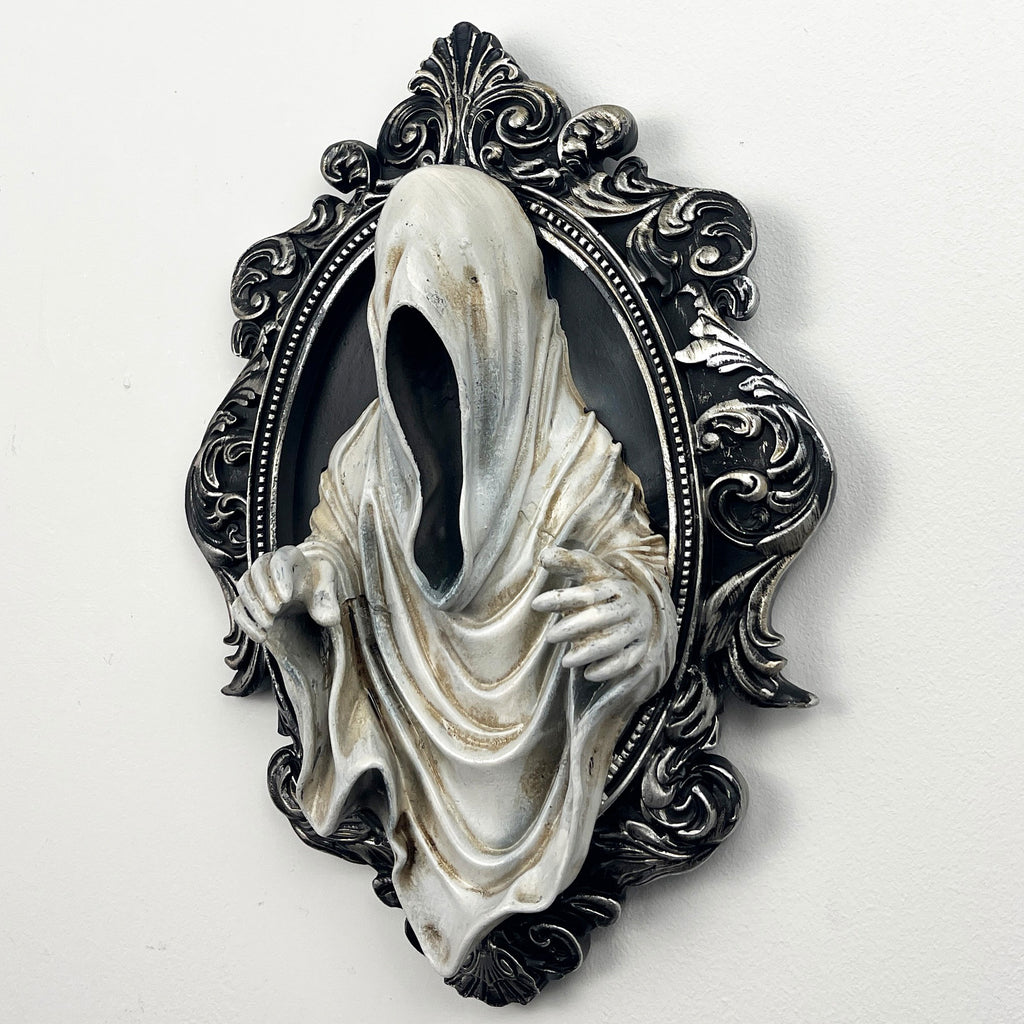 29cm Ghost Picture Frame Wall Art Decoration – Resin
