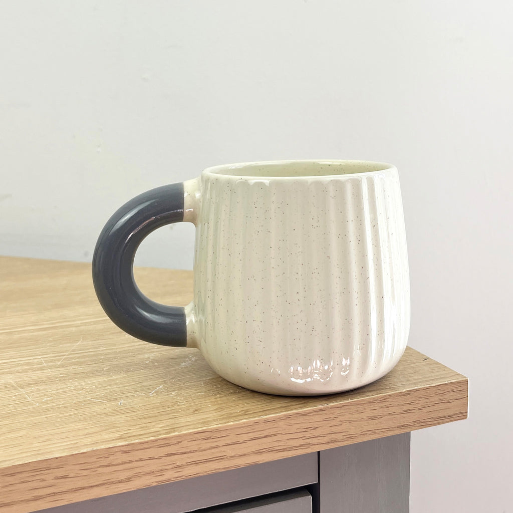 Set of 4 x 325ml Chunky Ribbed Stoneware Mugs - Beige