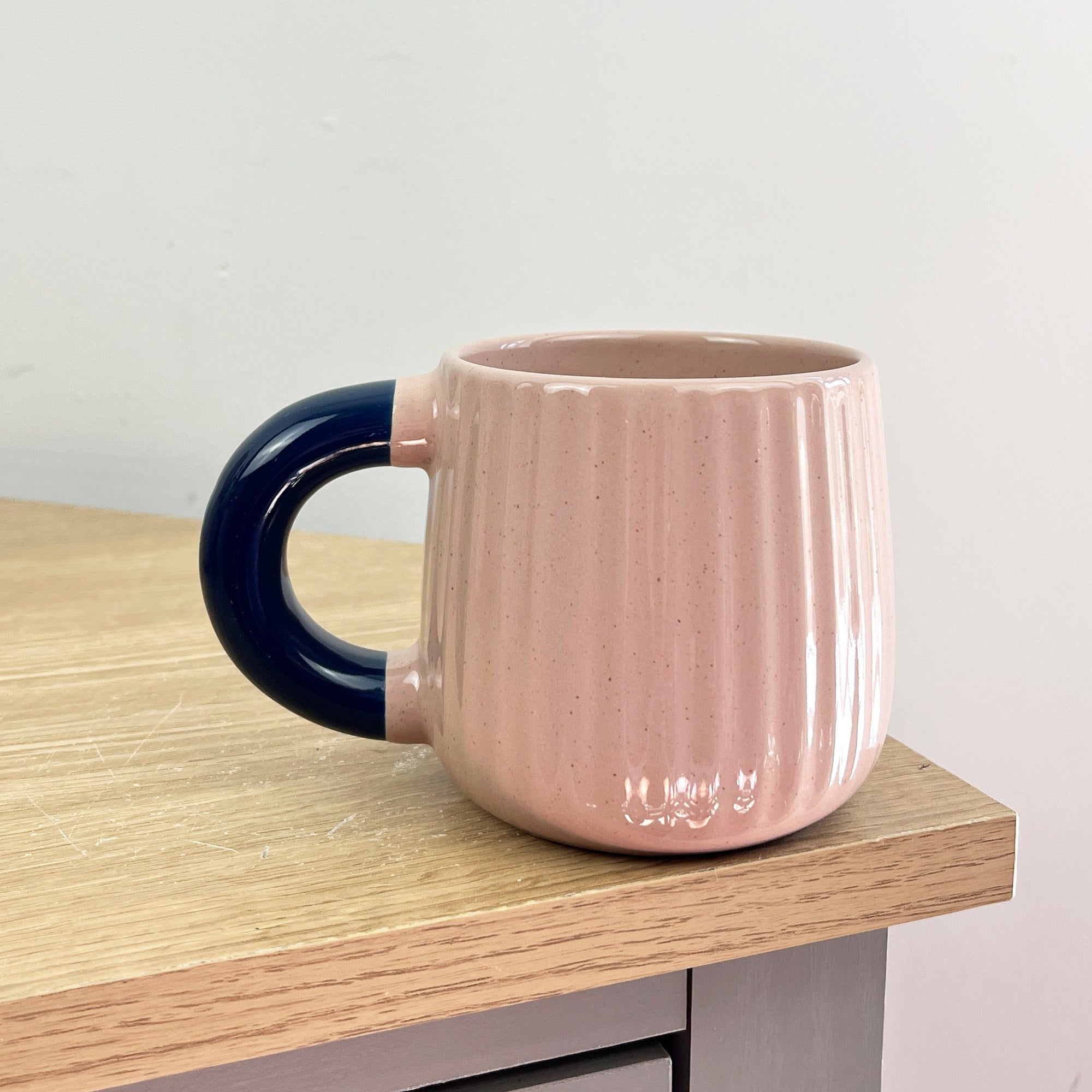 Set of 4 x 325ml Chunky Ribbed Stoneware Mugs - Pastel Pink