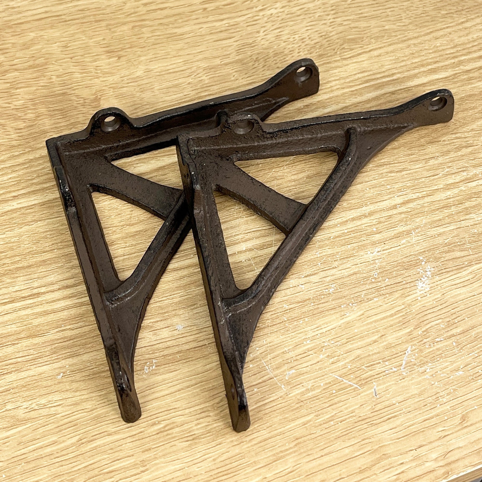 Set of 2 Small Vintage Style Decorative Shelf Brackets - Cast Iron