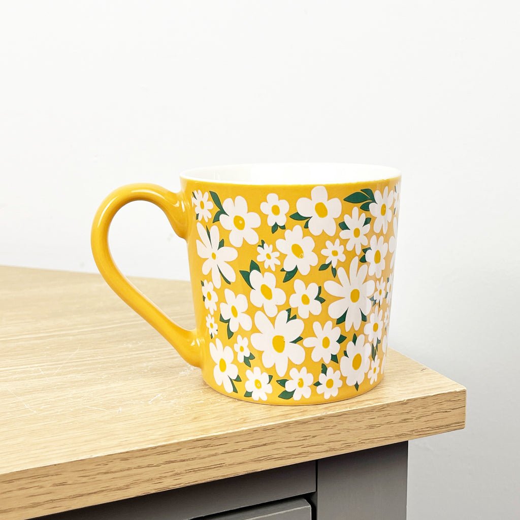 Set of 4 x 350ml Retro Floral Porcelain Mugs - Yellow