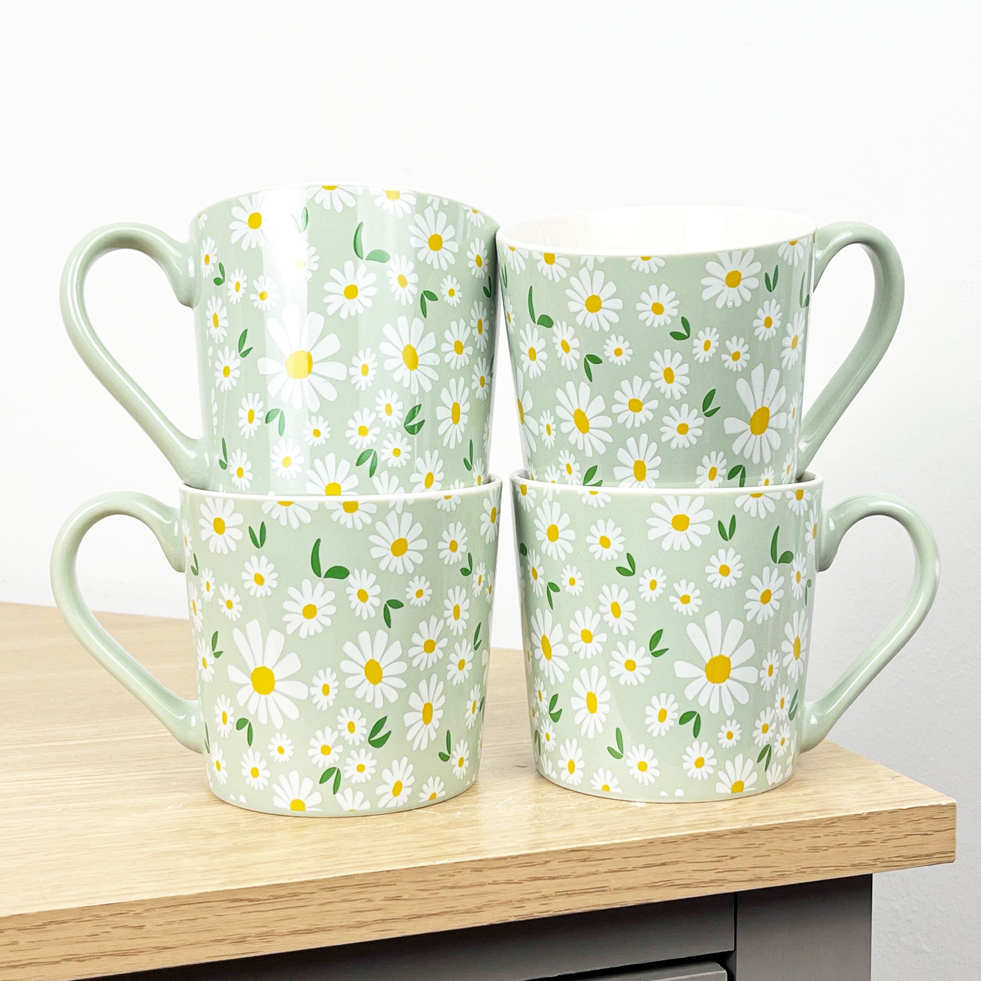 Set of 4 x 350ml Retro Floral Porcelain Mugs - Green