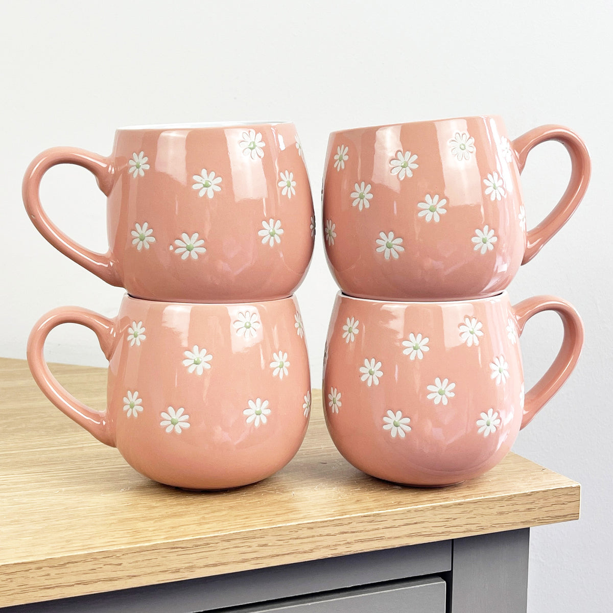 Set of 4 x 400ml Floral Daisy Stoneware Mugs - Pink