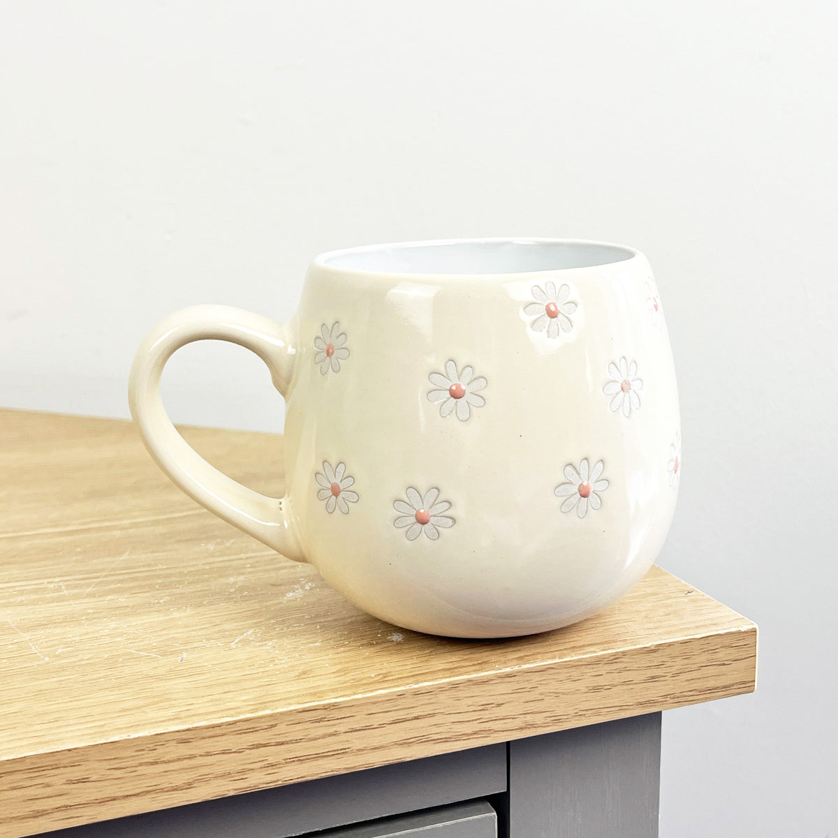 Set of 4 x 400ml Floral Daisy Stoneware Mugs - Cream