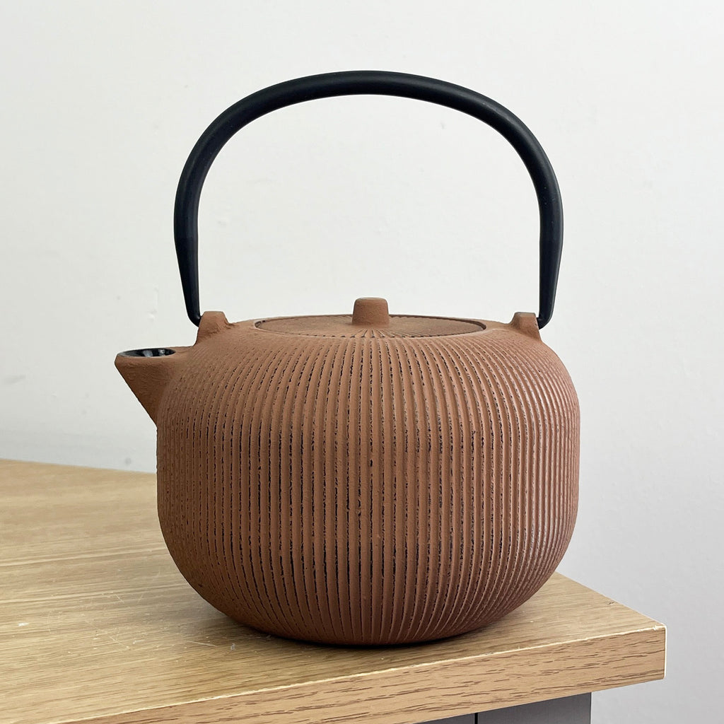 1 Litre Cast Iron Tea Pot with Infuser Basket - Brown