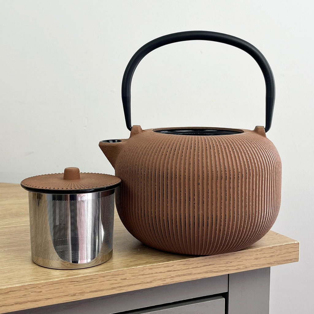 1 Litre Cast Iron Tea Pot with Infuser Basket - Brown