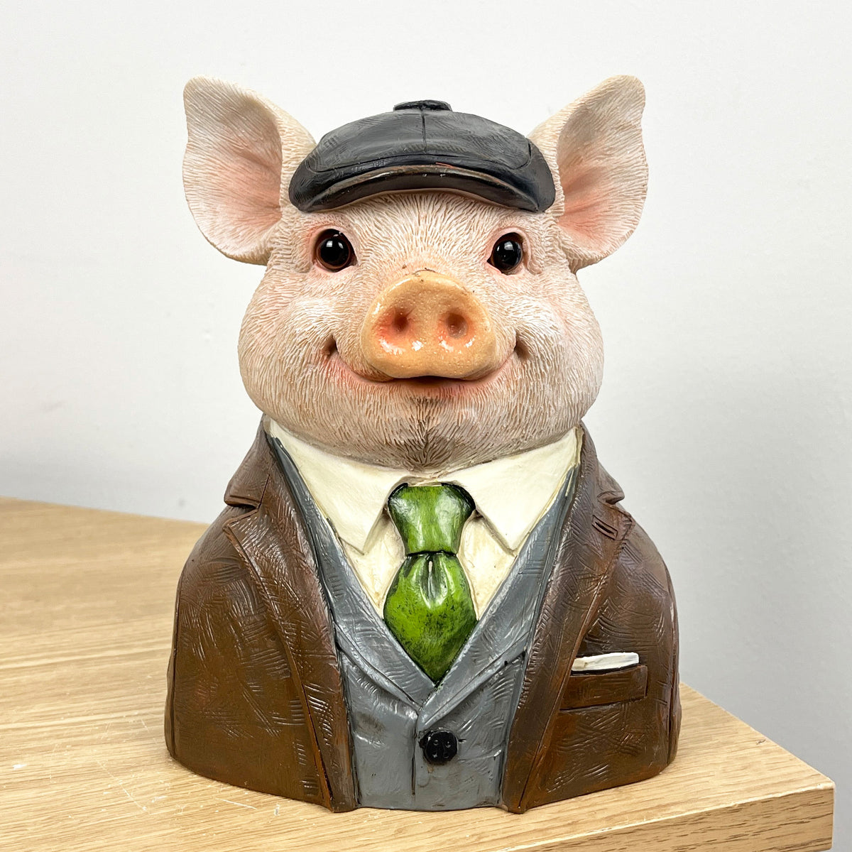 18.5cm Gentleman Pig Bust Ornament – Resin