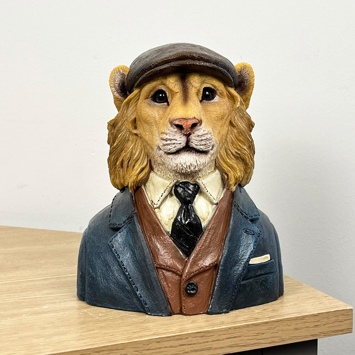 18.5cm Gentleman Lion Bust Ornament – Resin
