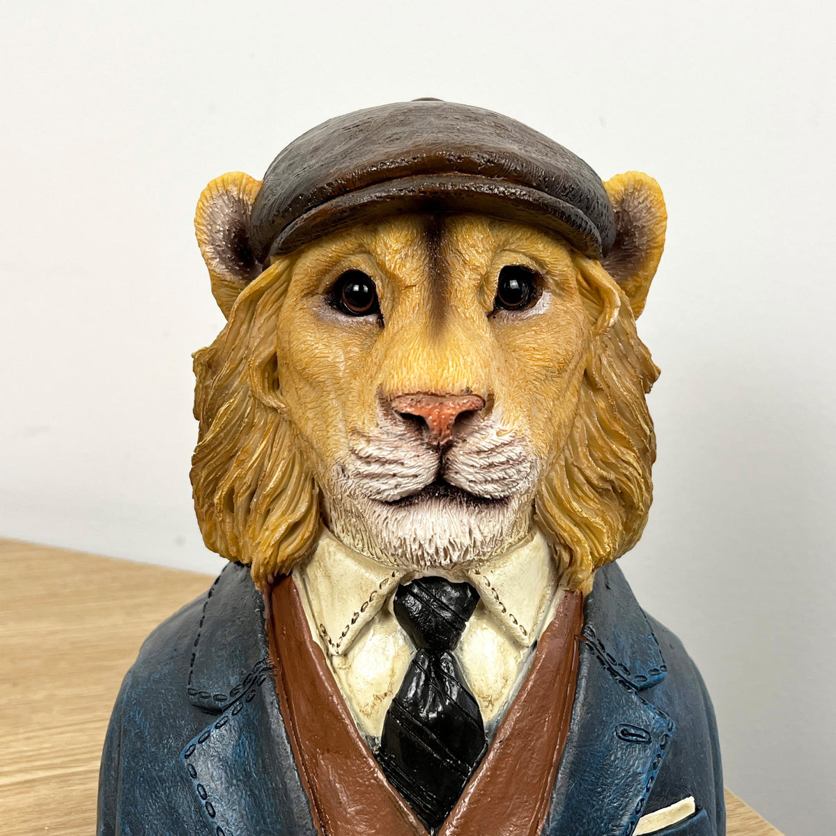 18.5cm Gentleman Lion Bust Ornament – Resin