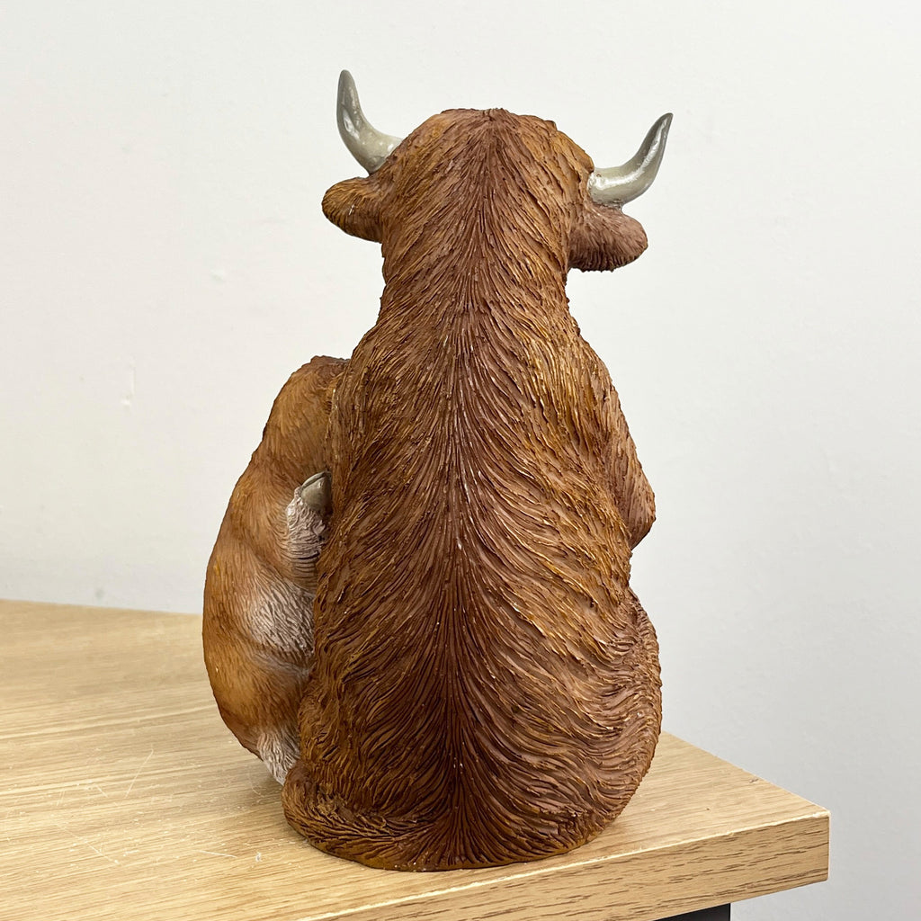 18.5cm Highland Cow Reading Ornament – Resin