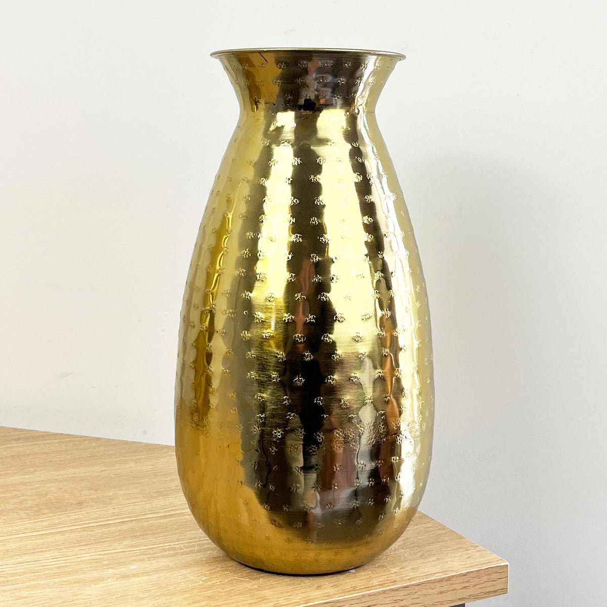 29cm Tall Decorative Metal Vase for Flowers – Gold