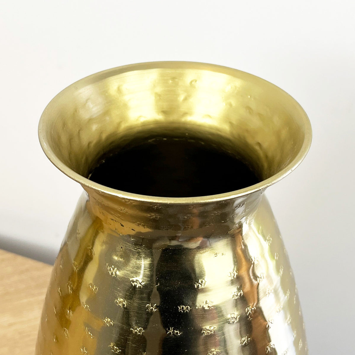 29cm Tall Decorative Metal Vase for Flowers – Gold