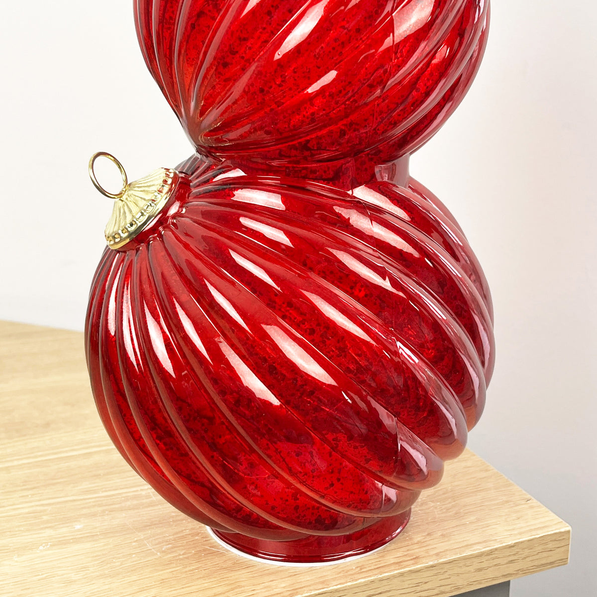 35.5cm Glass Light Up Baubles Ornament – Red