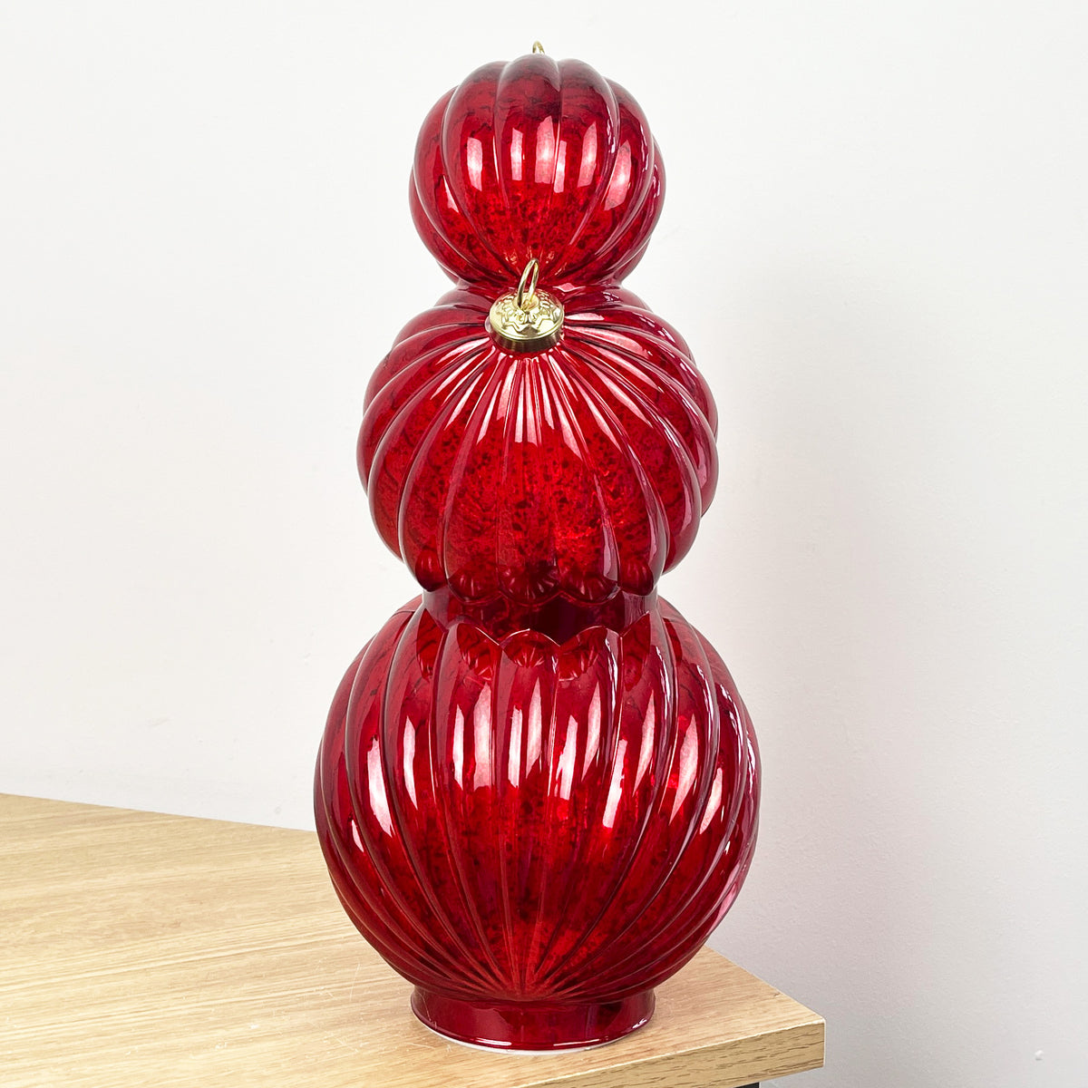 35.5cm Glass Light Up Baubles Ornament – Red