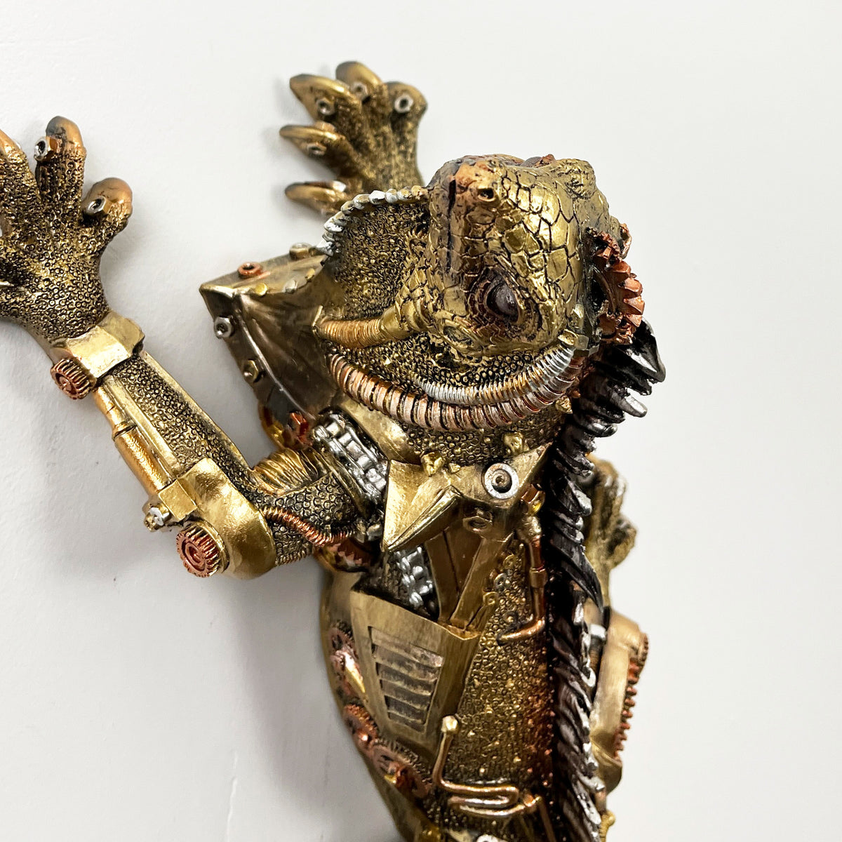 37.5cm Large Wall Mounted Steampunk Lizard – Resin