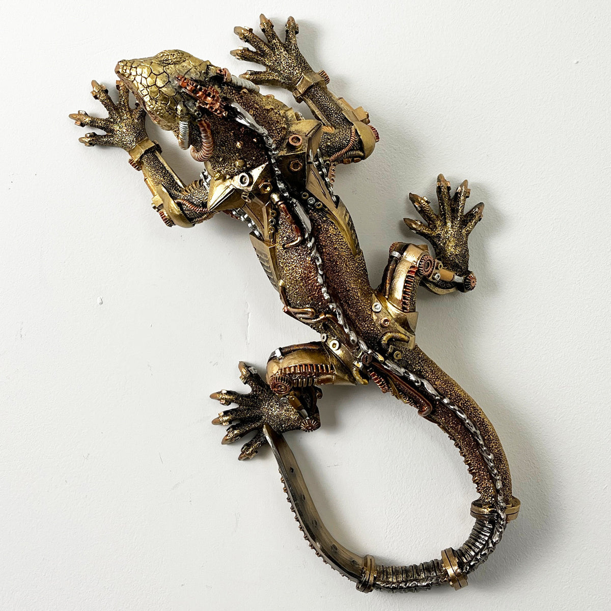 37.5cm Large Wall Mounted Steampunk Lizard – Resin