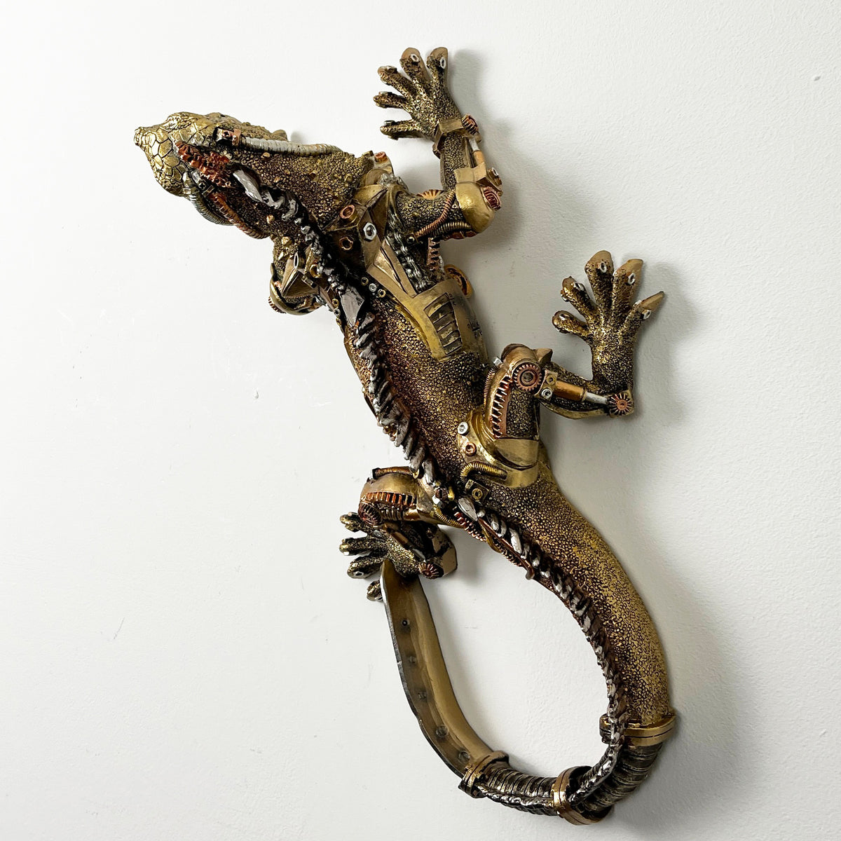 37.5cm Large Wall Mounted Steampunk Lizard – Resin