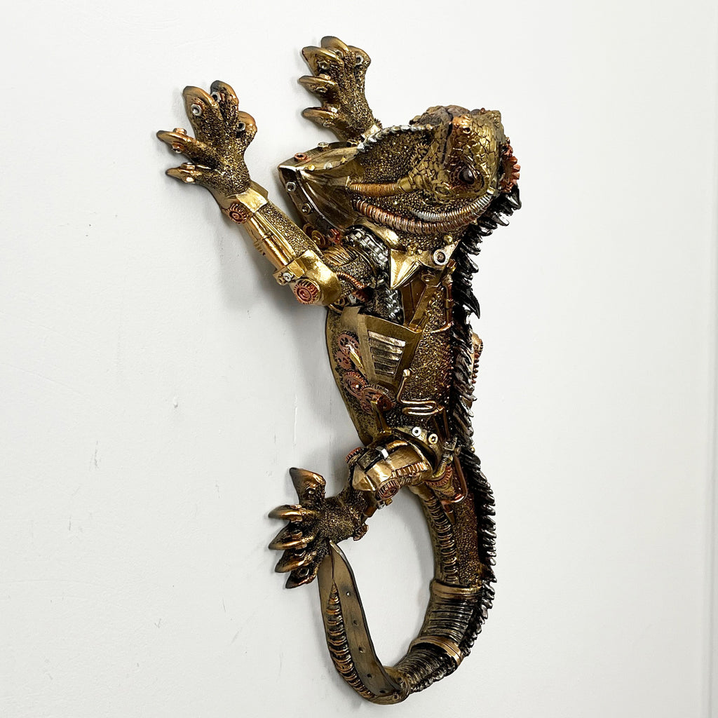 37.5cm Large Wall Mounted Steampunk Lizard – Resin