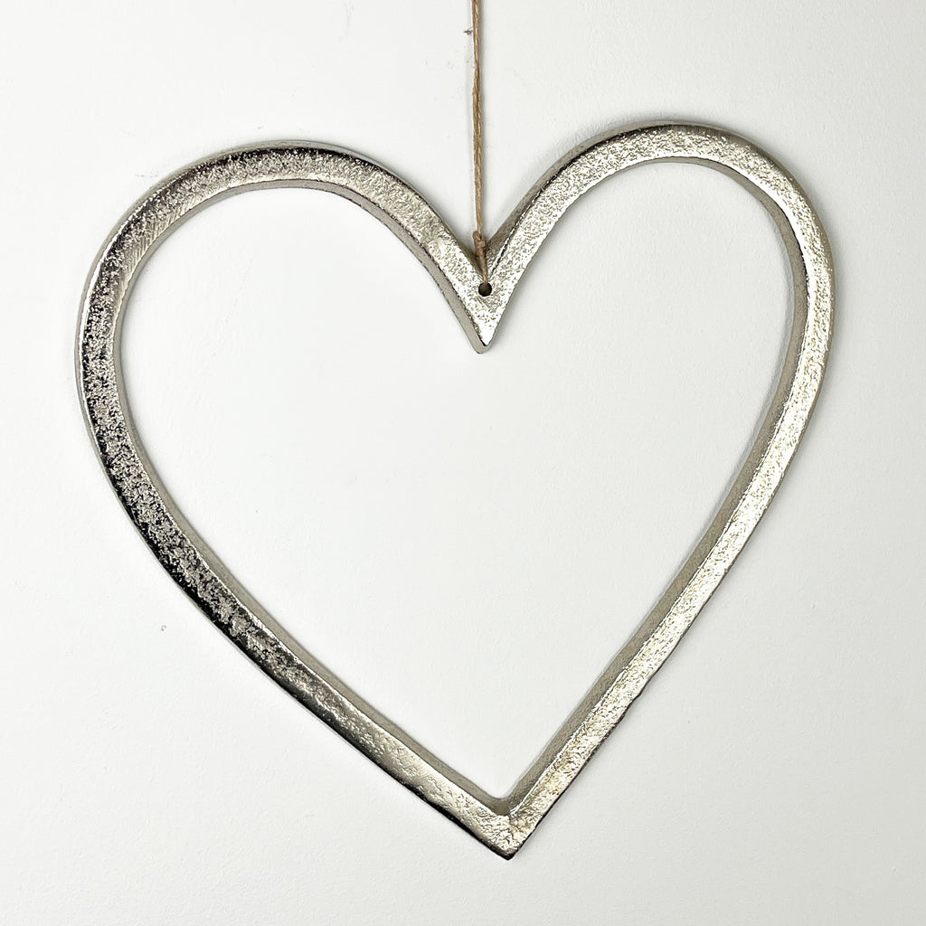 29cm Large Metal Hanging Heart Decoration – Aluminium