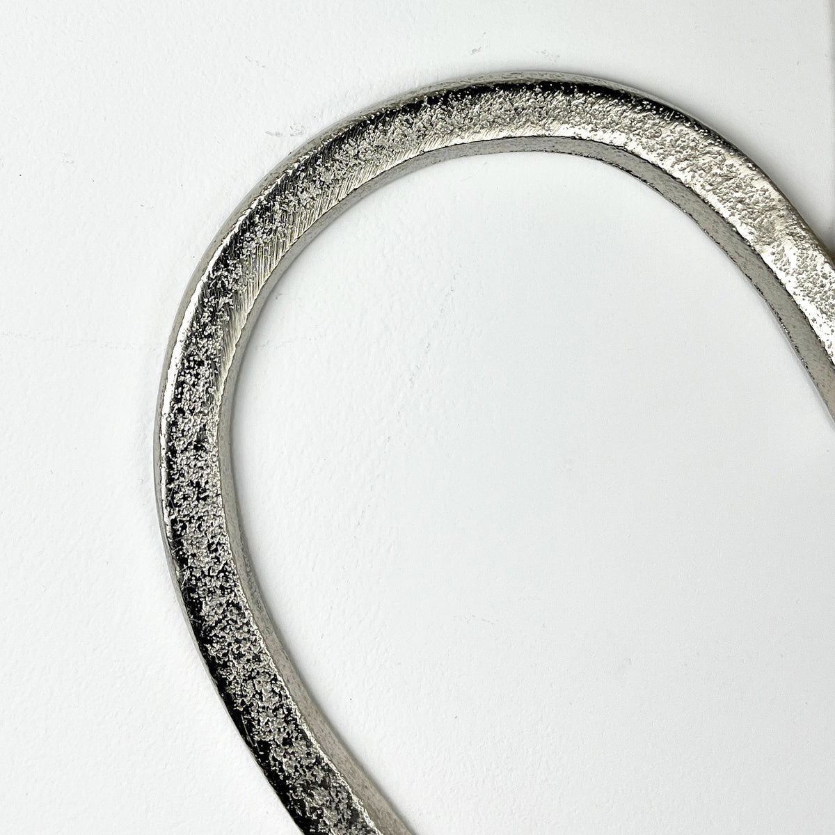 29cm Large Metal Hanging Heart Decoration – Aluminium