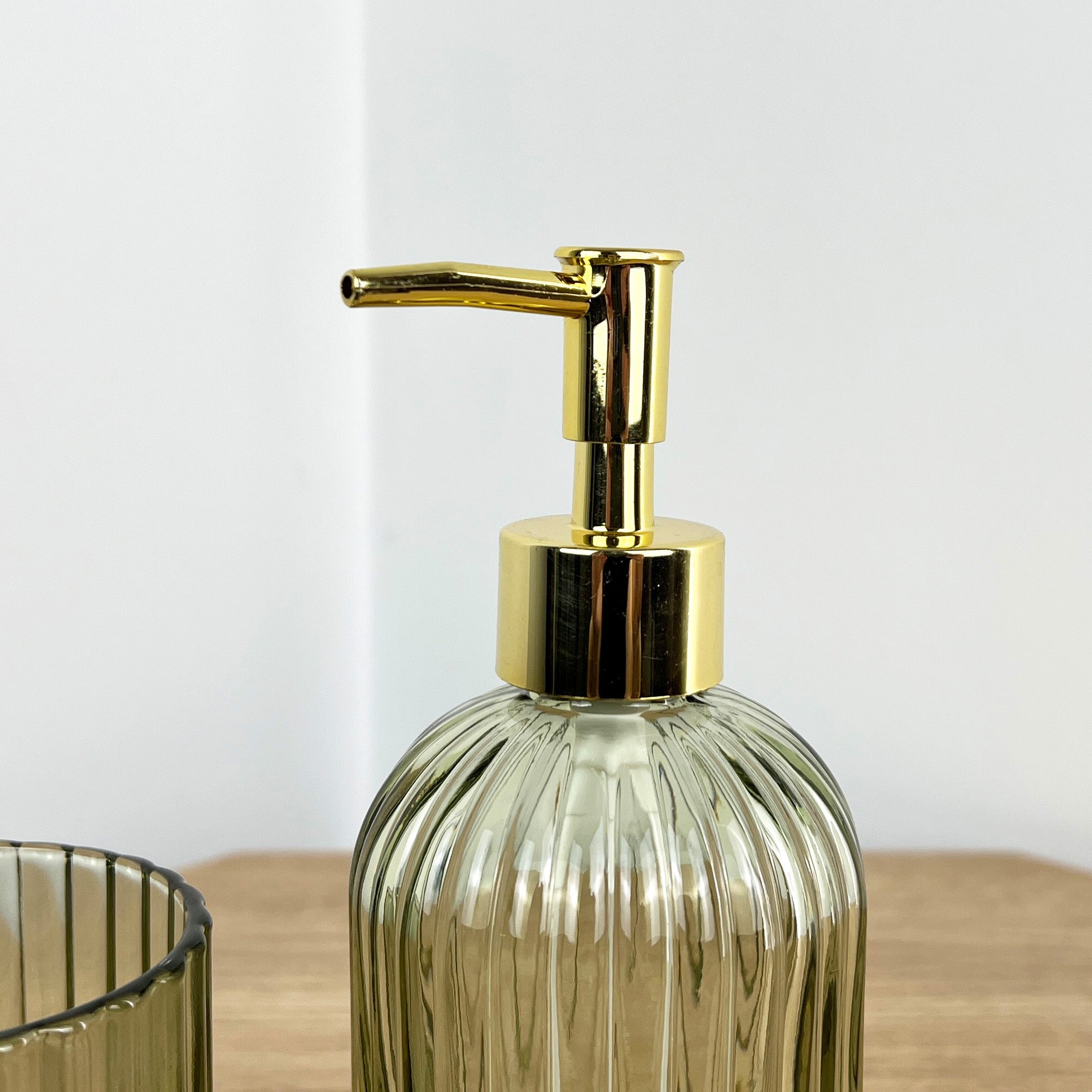 3 Piece Ribbed Glass Bathroom Sink Accessories Set - Green