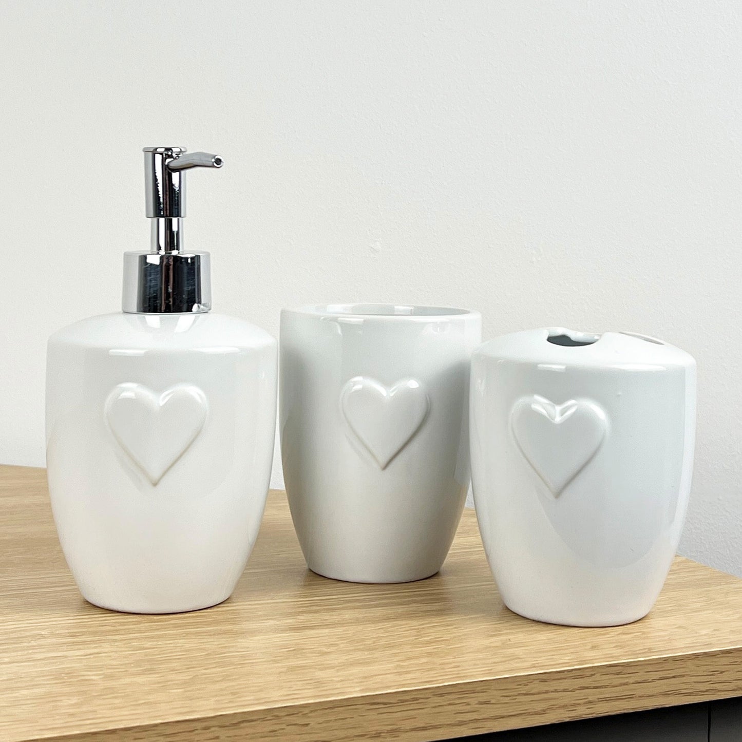 3 Piece Bathroom Sink Accessories Set – White Heart