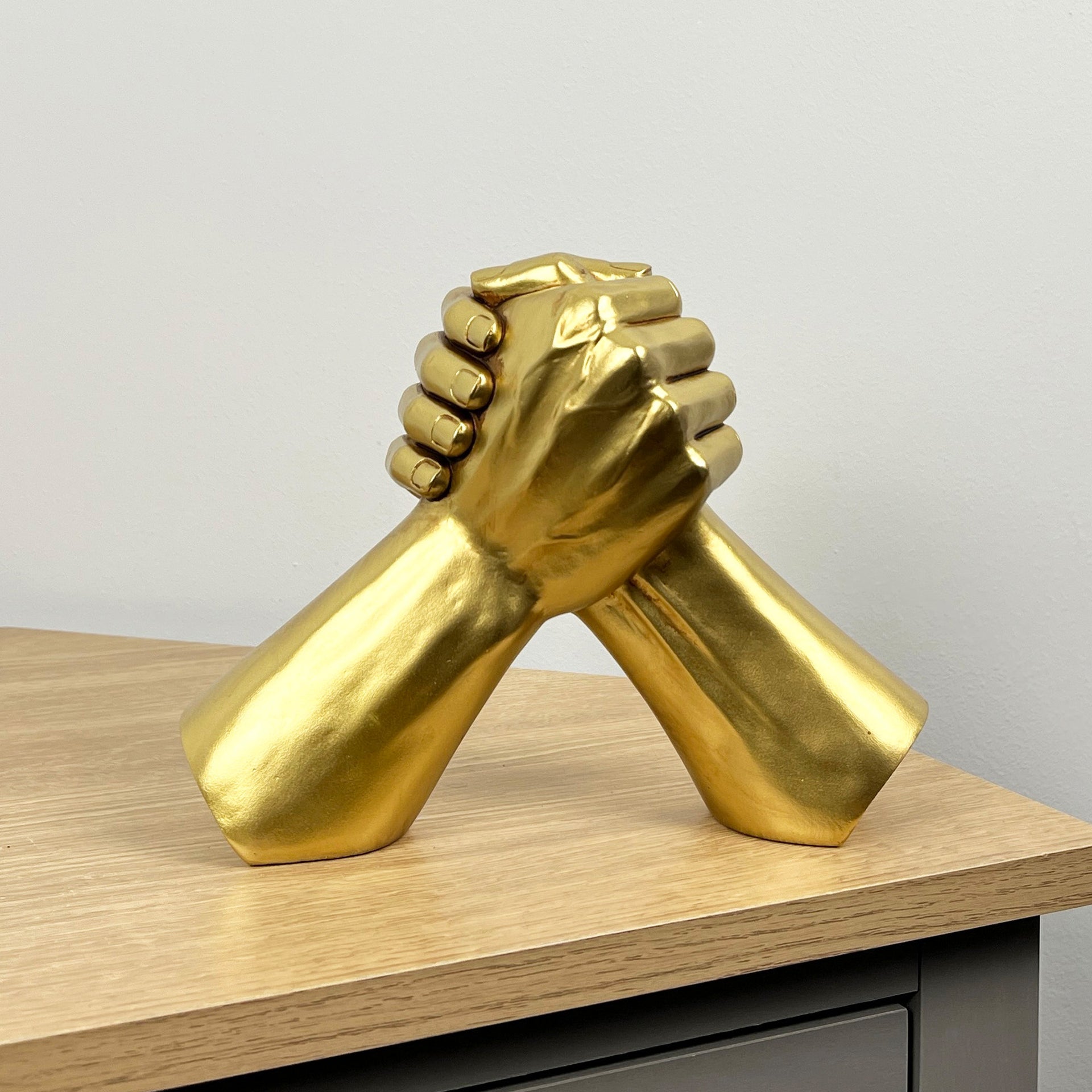 17.5cm Gold Holding Hands Ornament - Resin