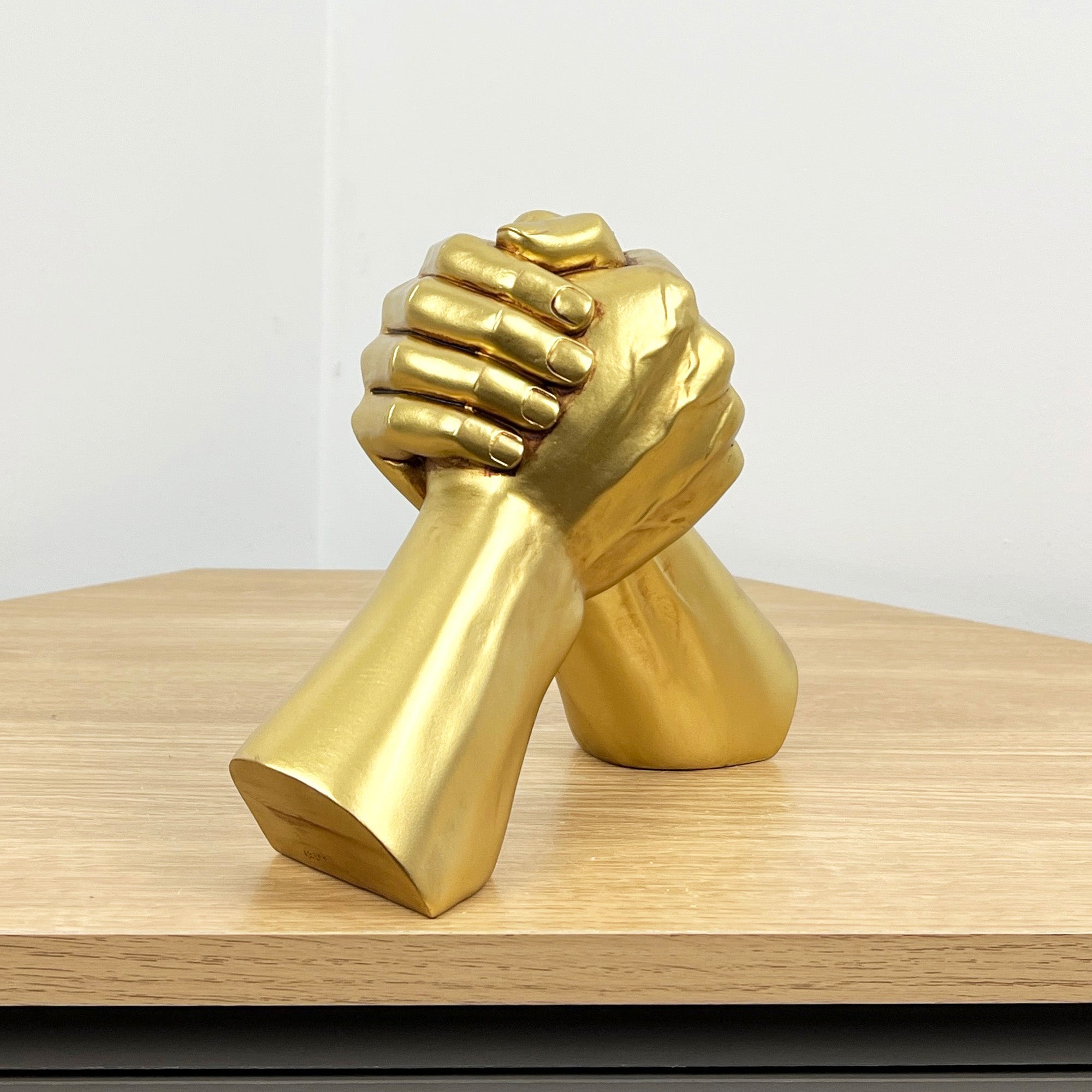 17.5cm Gold Holding Hands Ornament - Resin