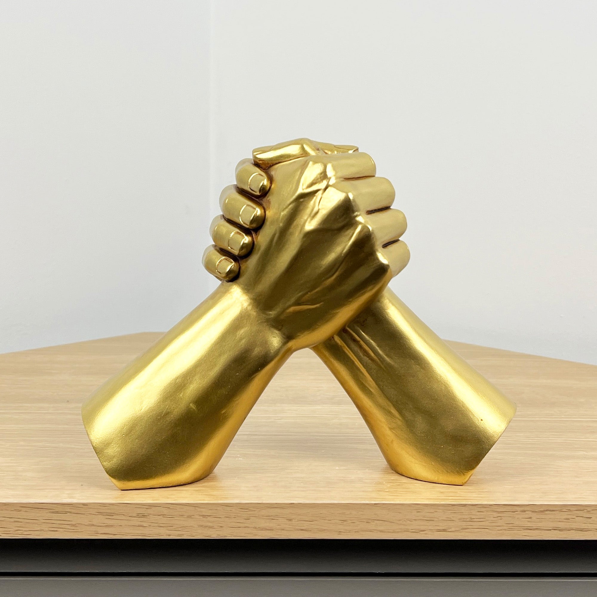 17.5cm Gold Holding Hands Ornament - Resin
