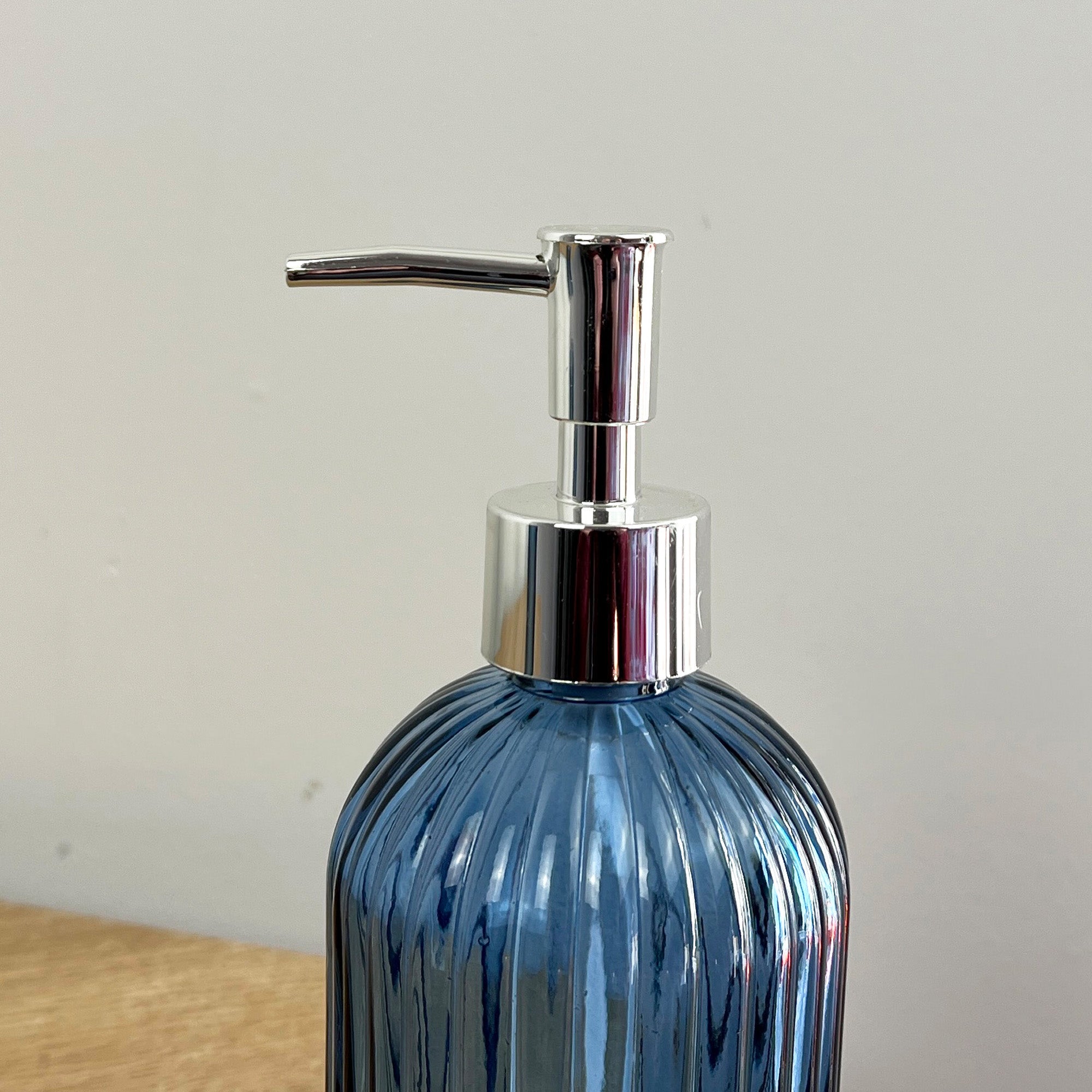 2 Piece Ribbed Glass Bathroom Sink Accessories Set - Blue