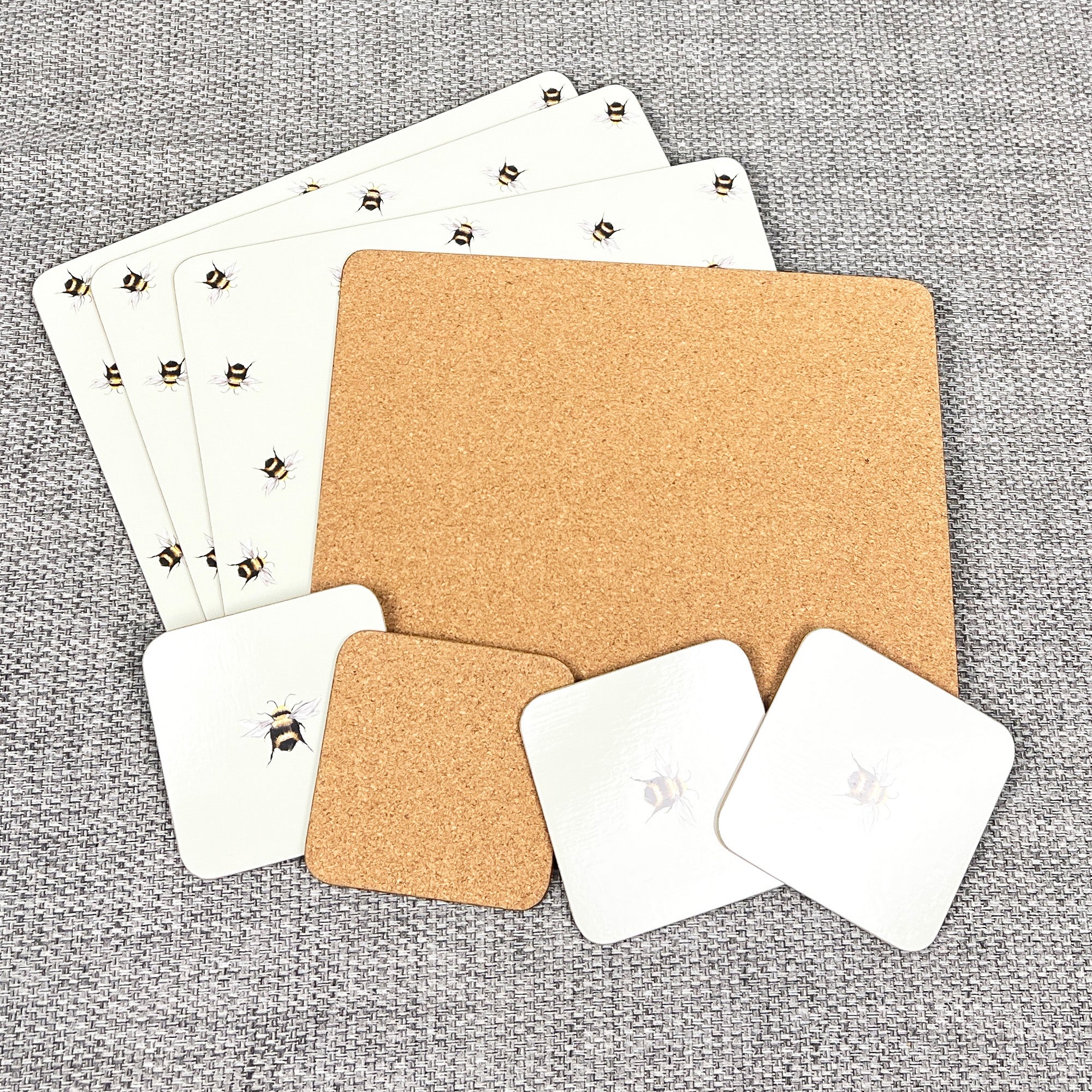 Set of 4 Placemats and Coasters - Pale Green Bee Design