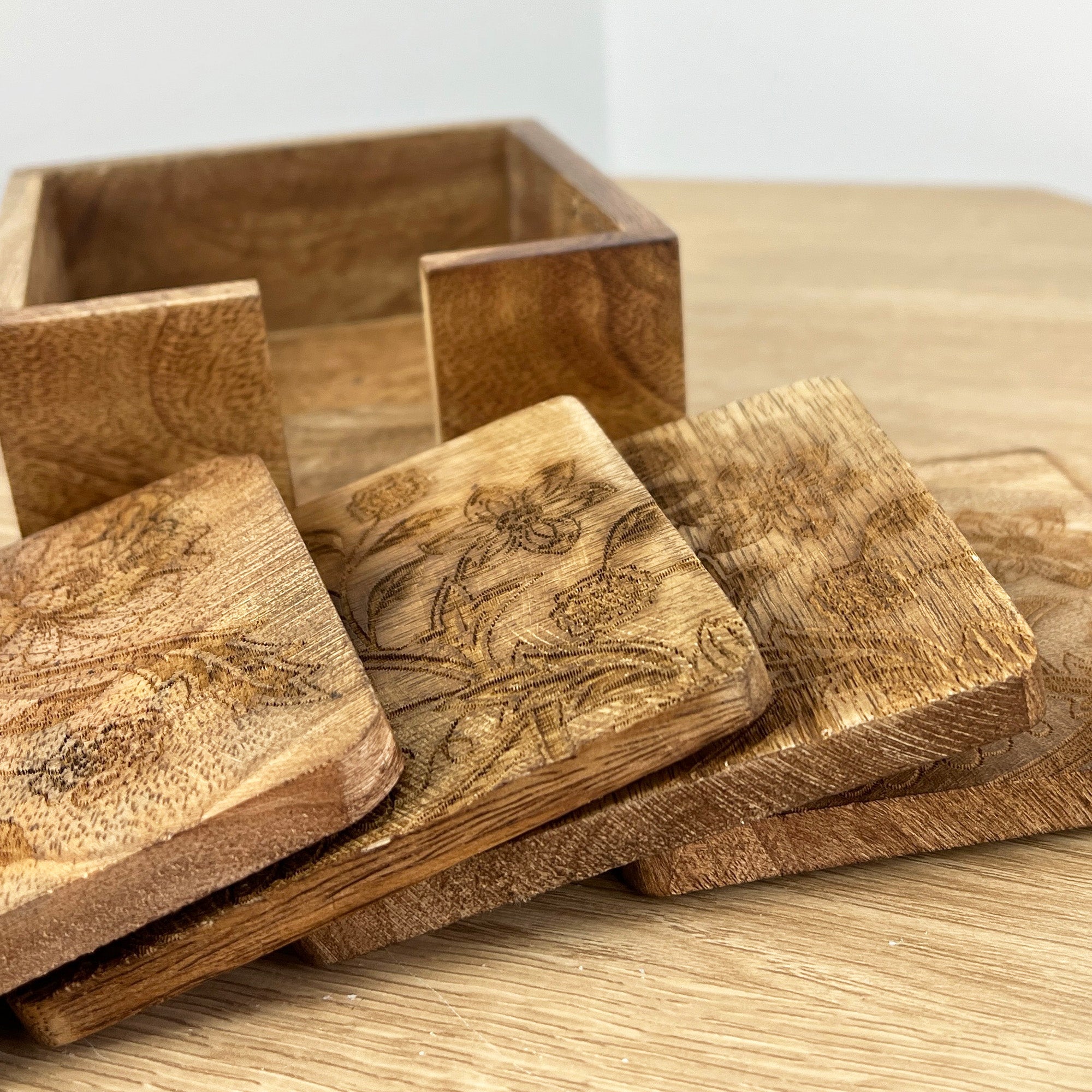 Set of 4 Rustic Wooden Coasters with Holder – Floral Pattern