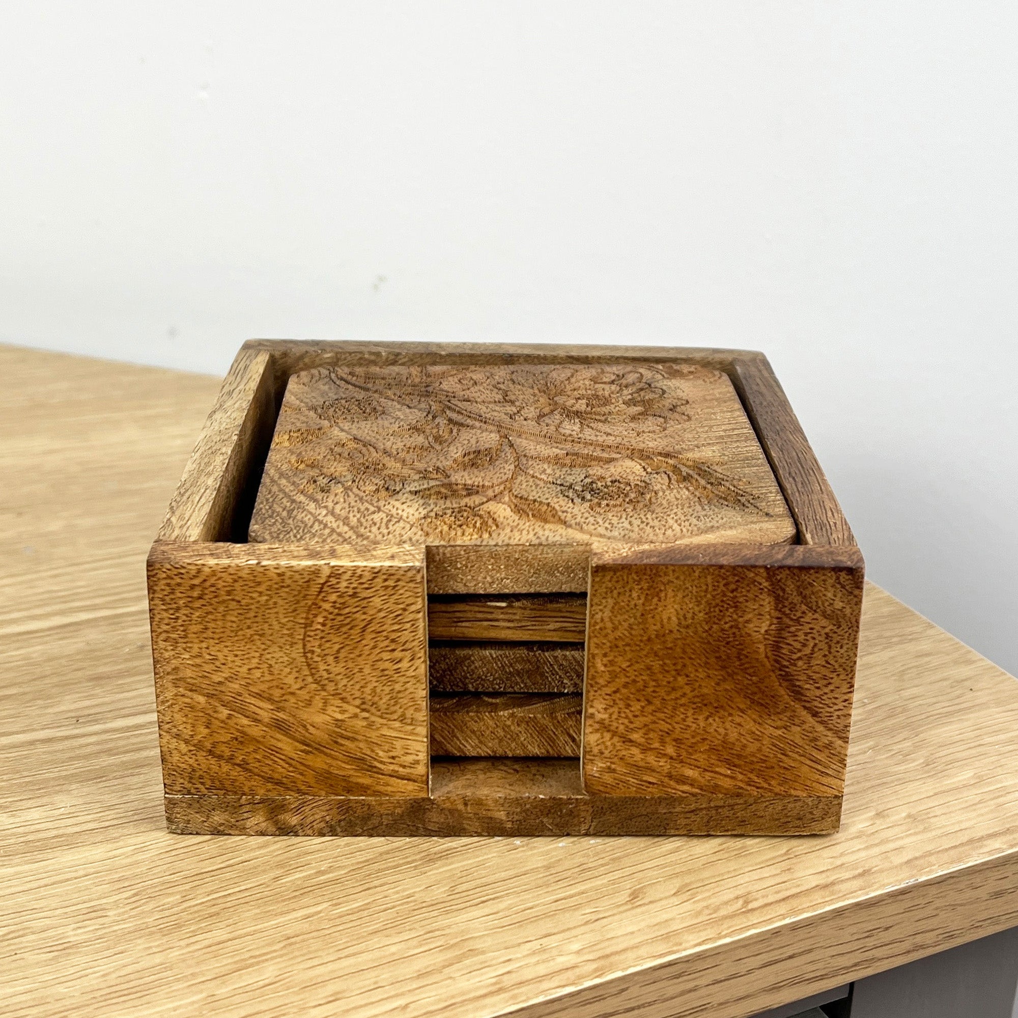 Set of 4 Rustic Wooden Coasters with Holder – Floral Pattern