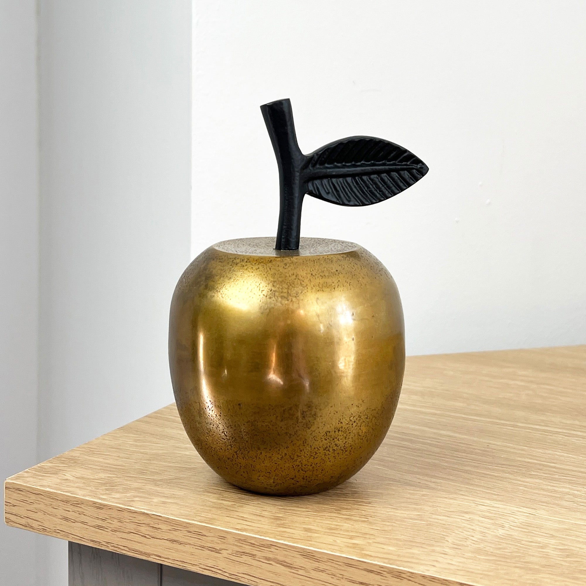 15.5cm Metal Apple Fruit Ornament – Gold