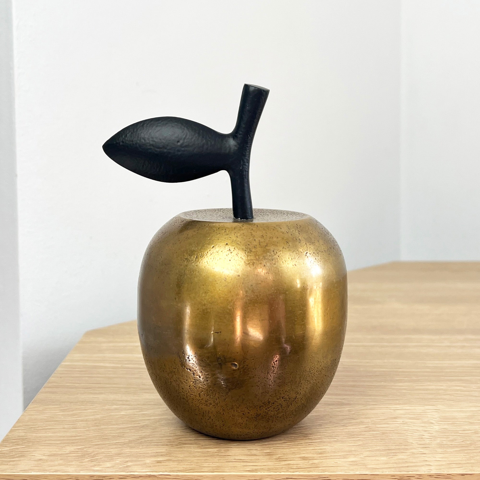 15.5cm Metal Apple Fruit Ornament – Gold