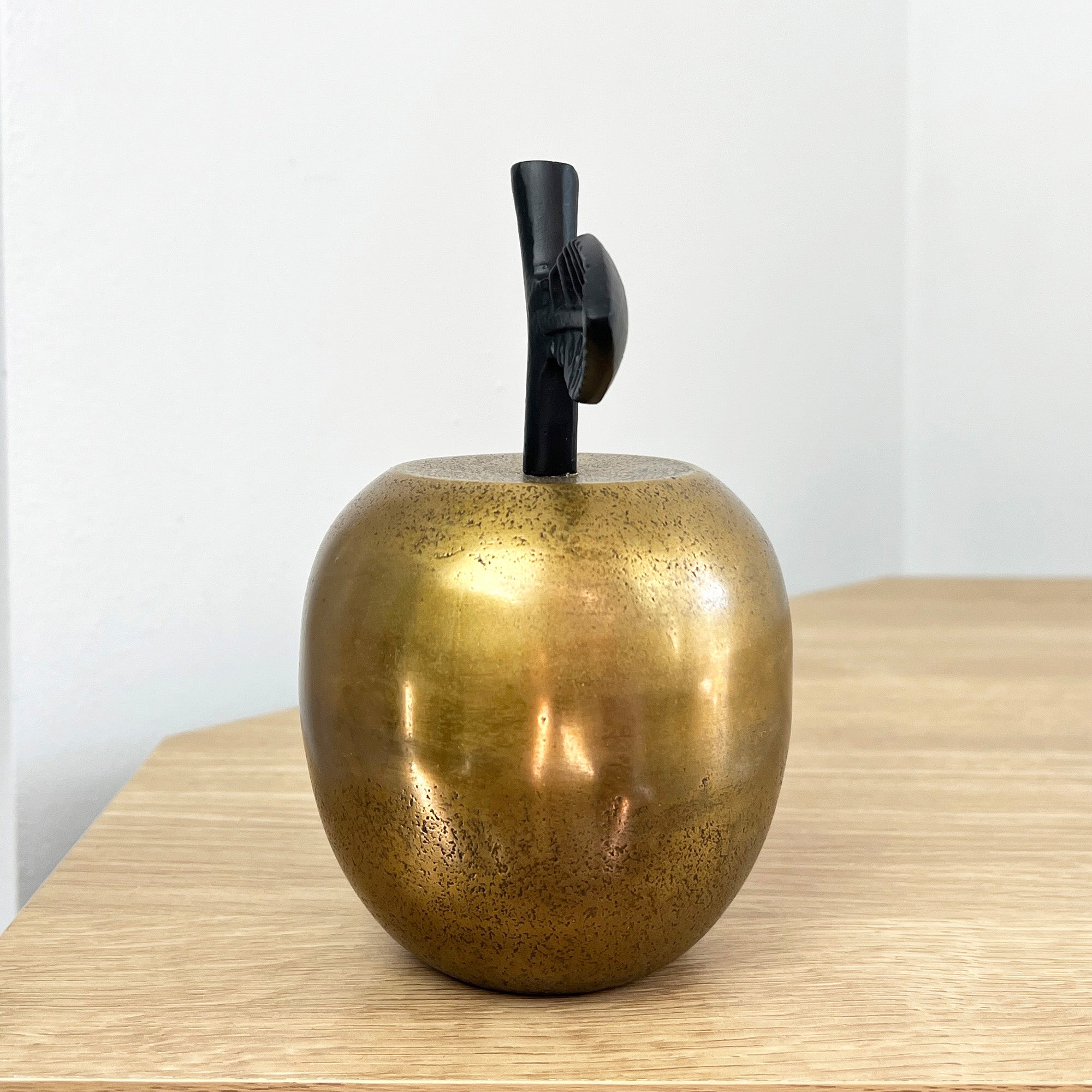 15.5cm Metal Apple Fruit Ornament – Gold