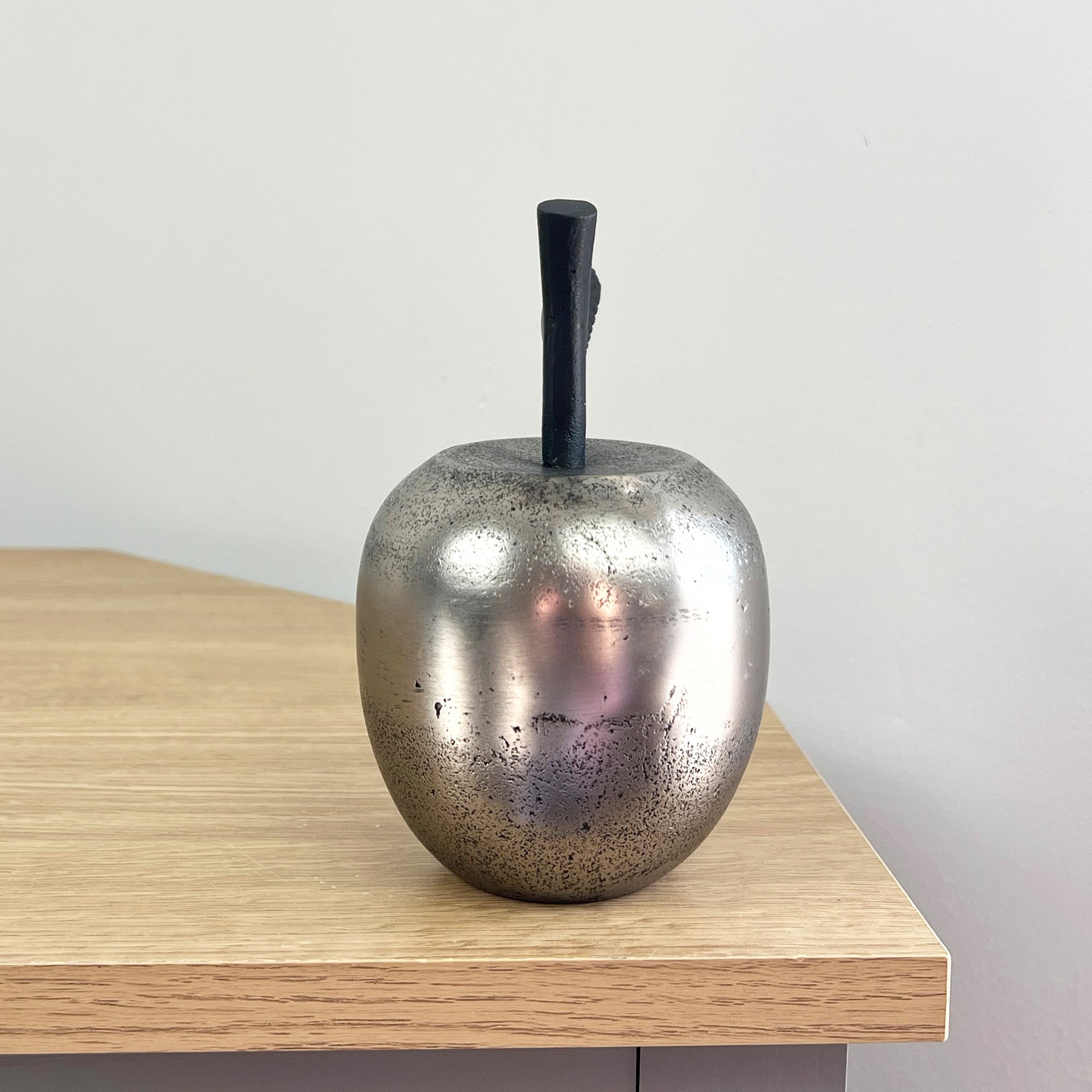 15.5cm Metal Apple Fruit Ornament – Silver