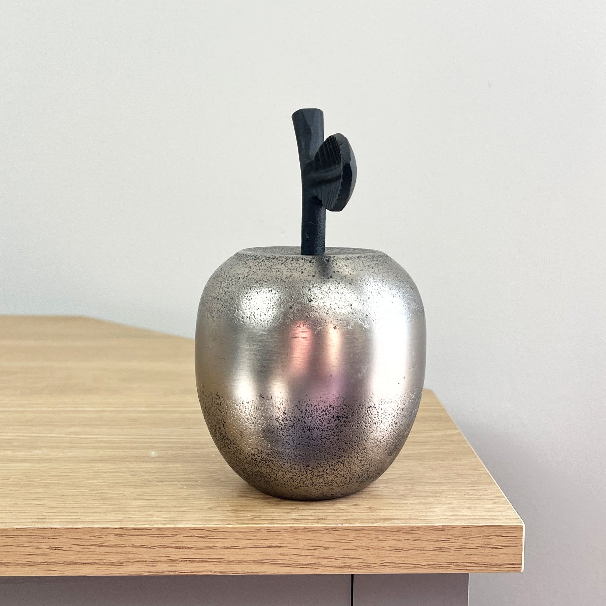 15.5cm Metal Apple Fruit Ornament – Silver